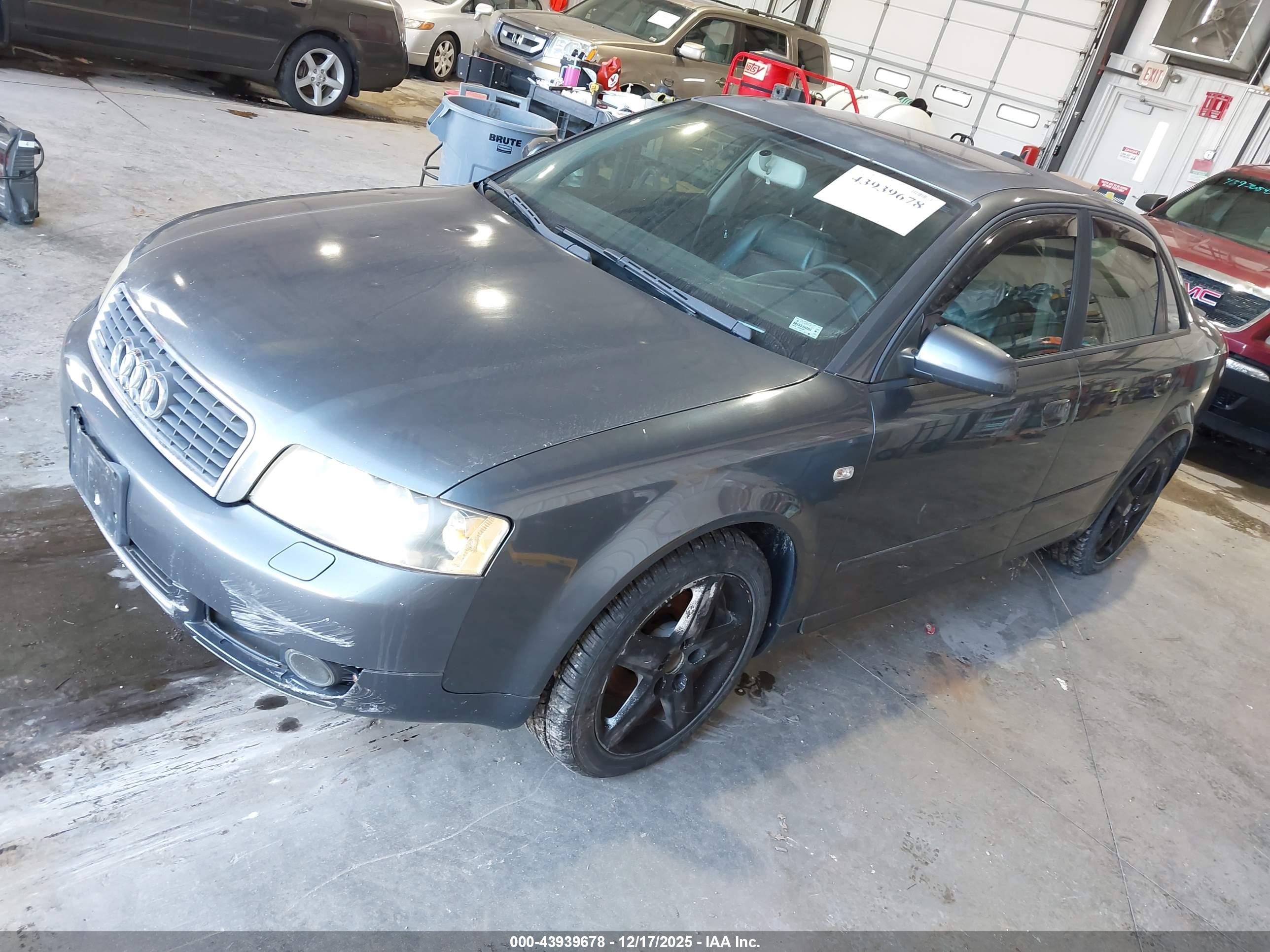 AUDI A4 image 2