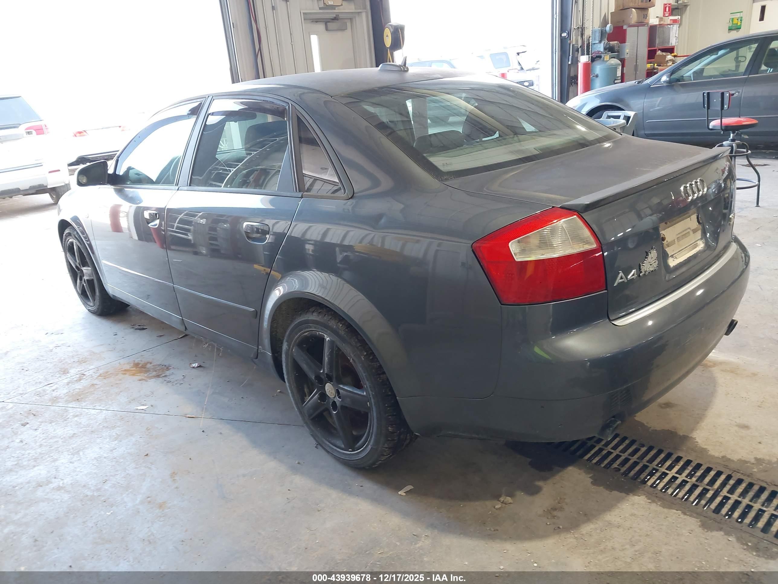 AUDI A4 image 3