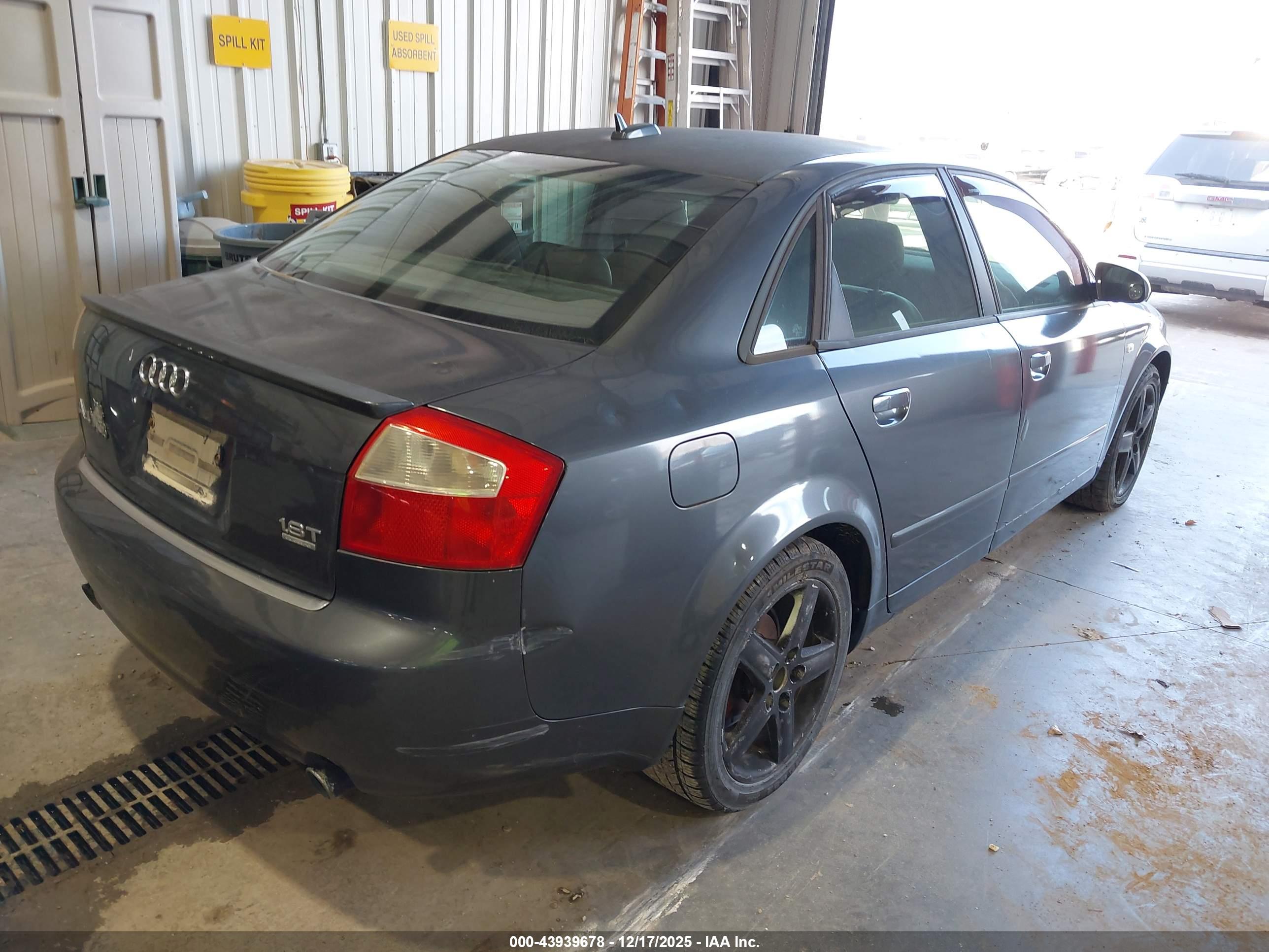 AUDI A4 image 4
