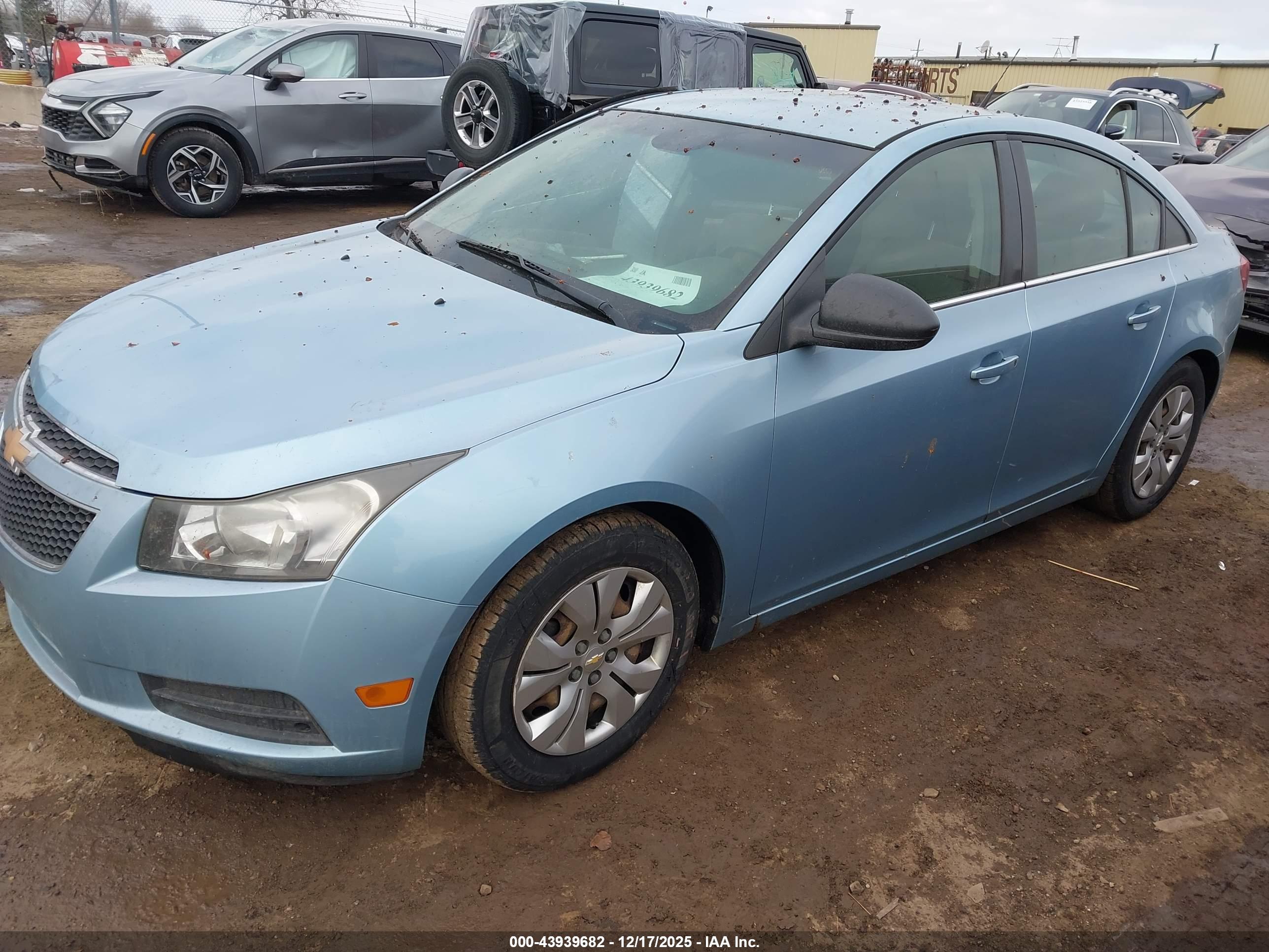 CHEVROLET CRUZE image 2