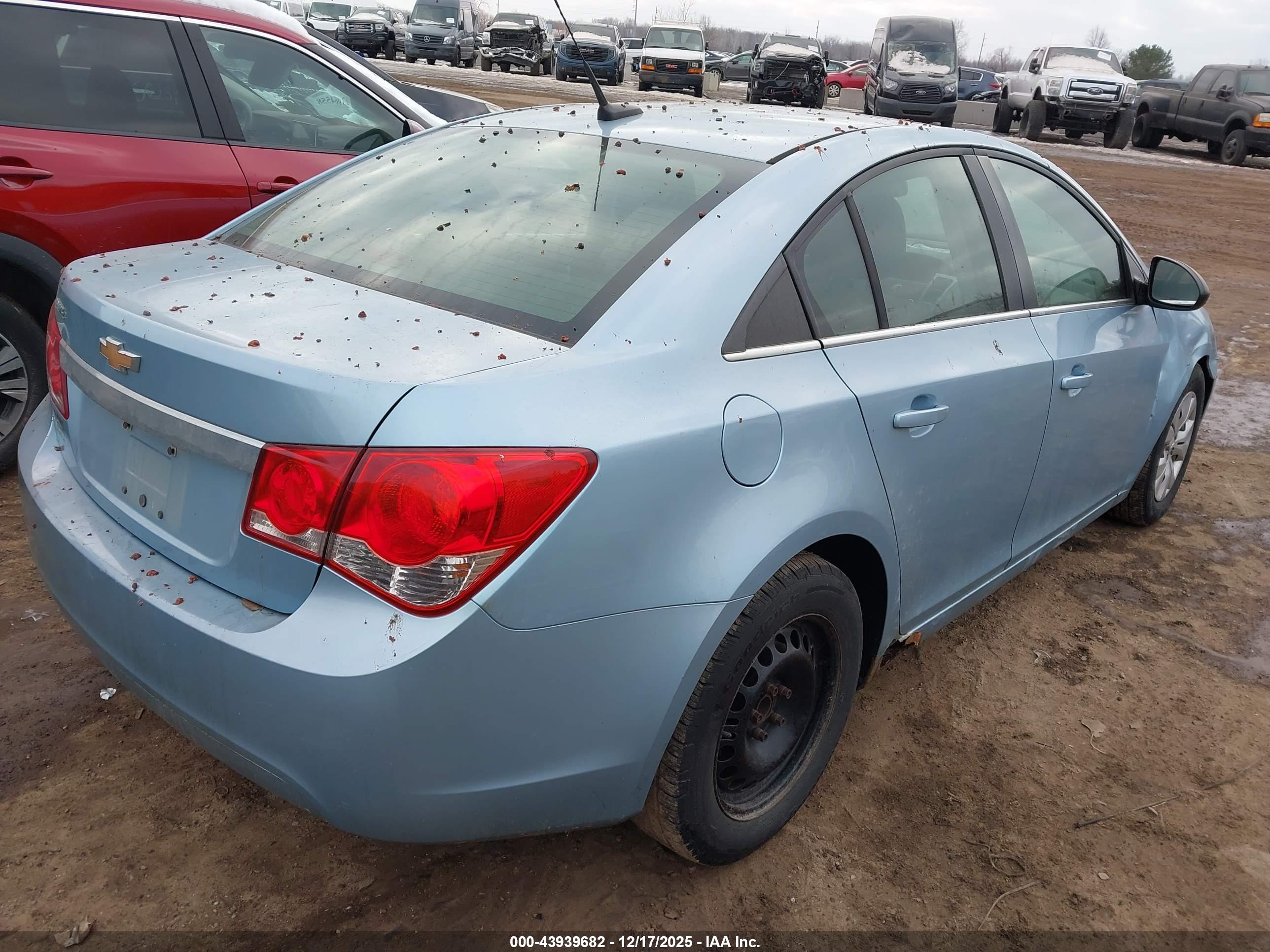 CHEVROLET CRUZE image 4