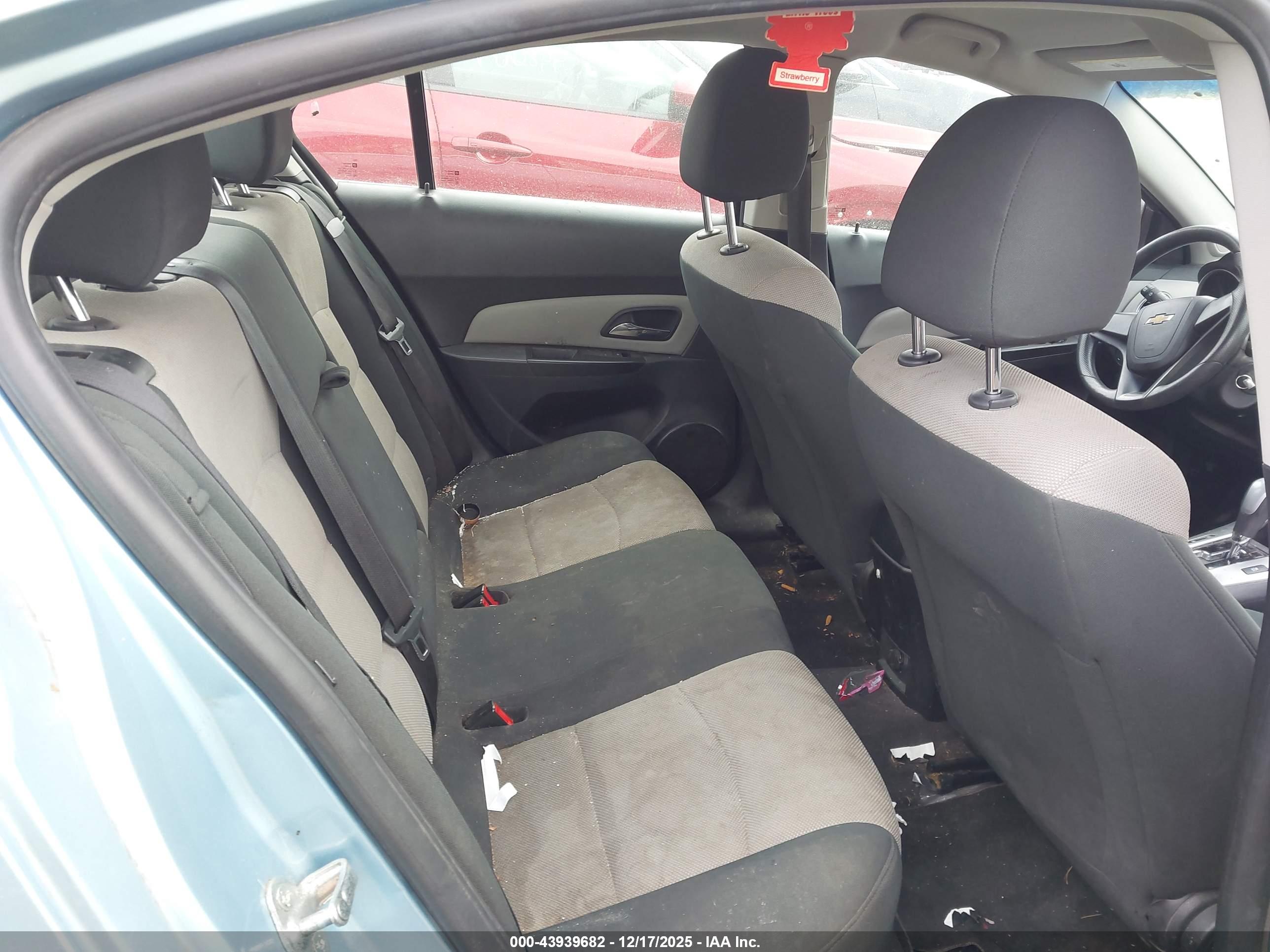 CHEVROLET CRUZE image 8