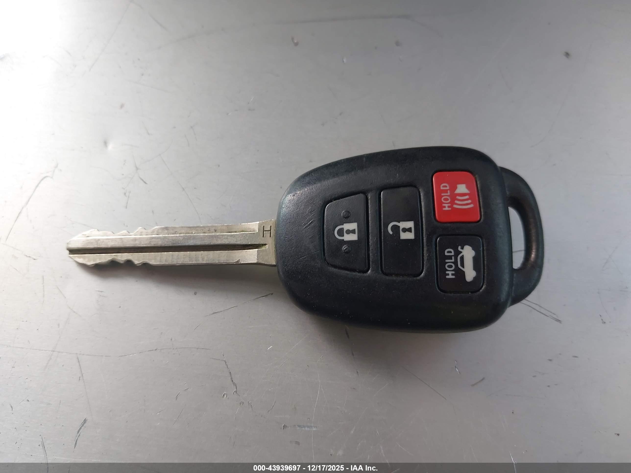 TOYOTA COROLLA image 11
