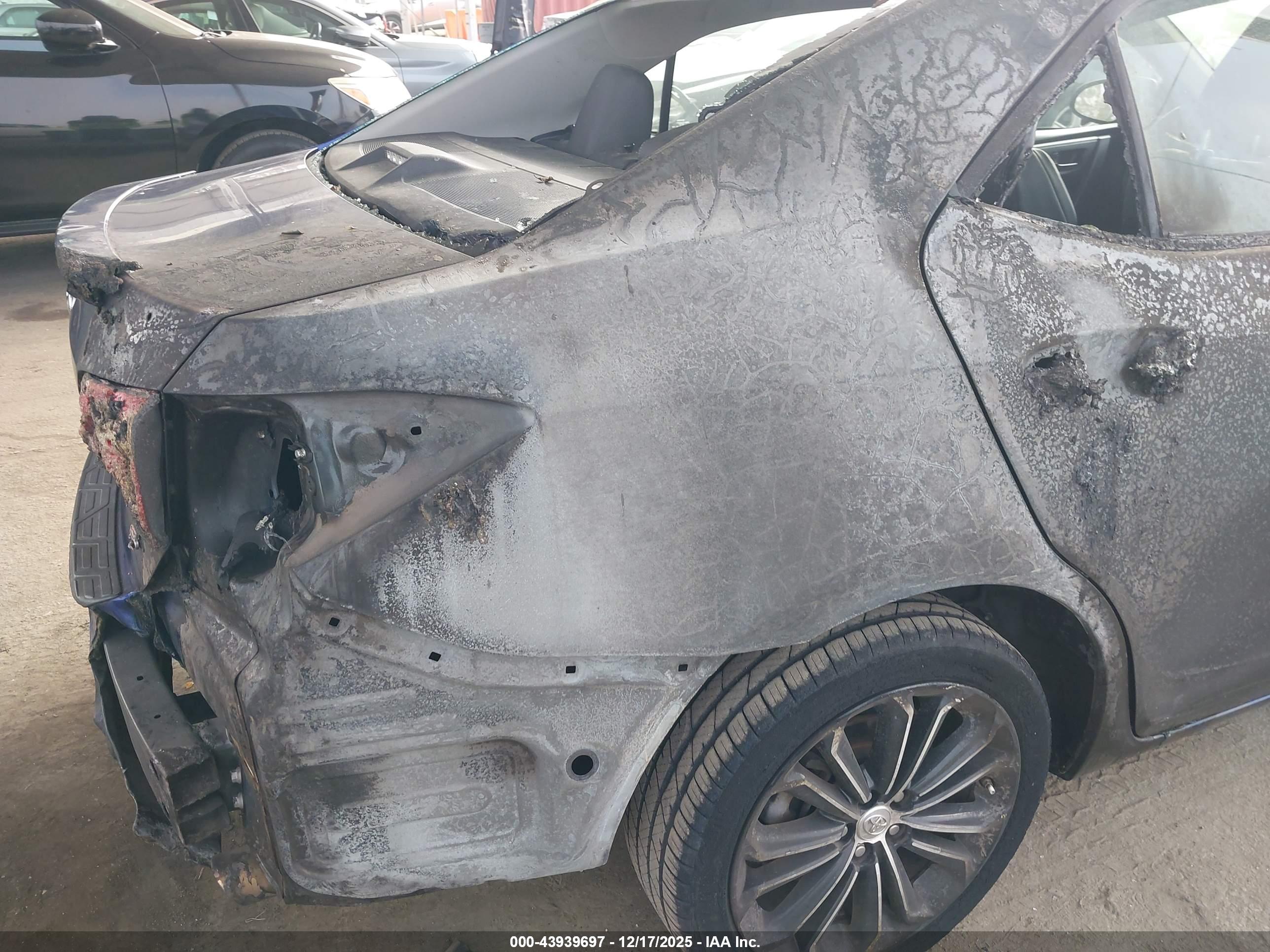 TOYOTA COROLLA image 6
