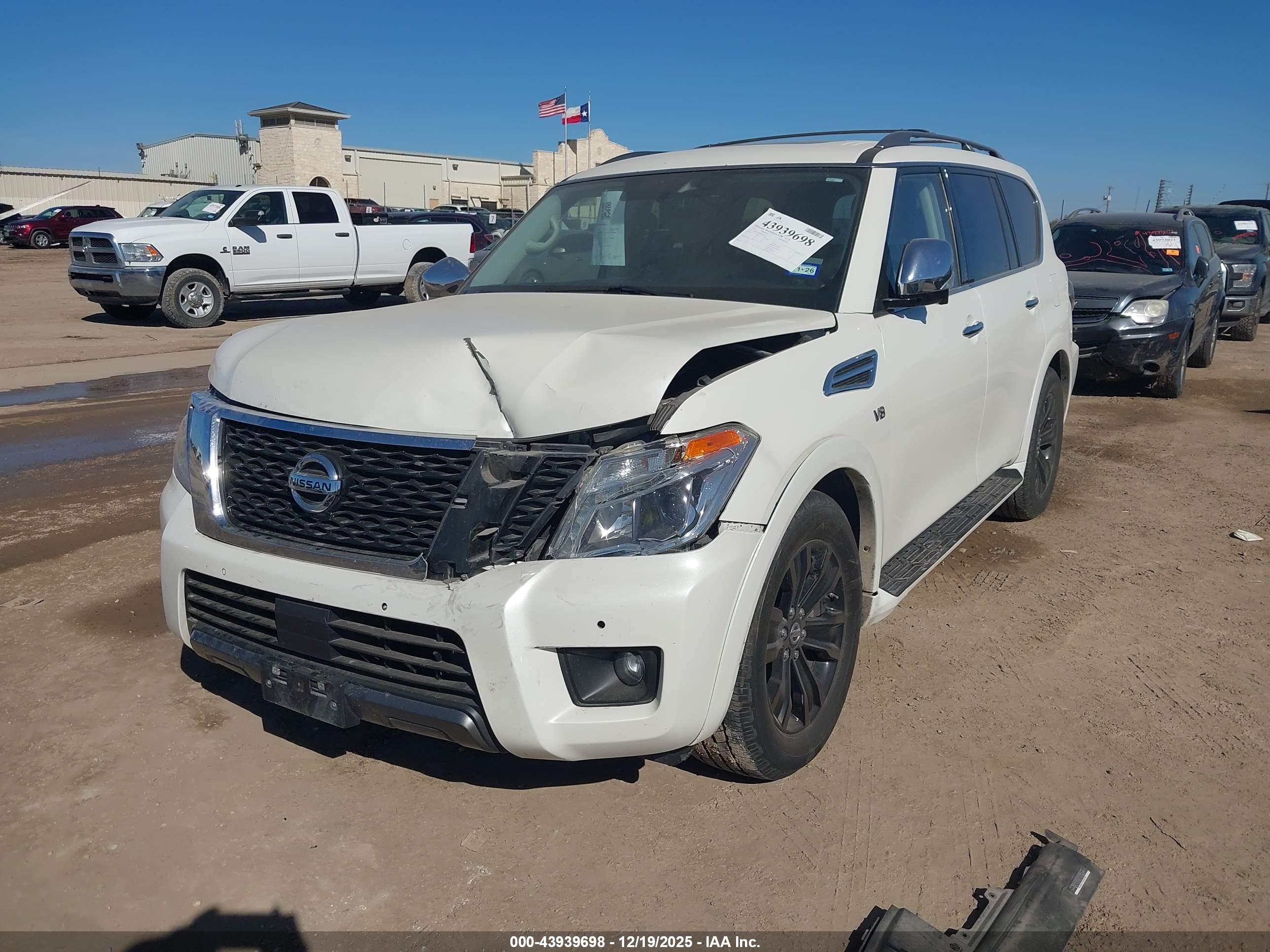 NISSAN ARMADA image 2