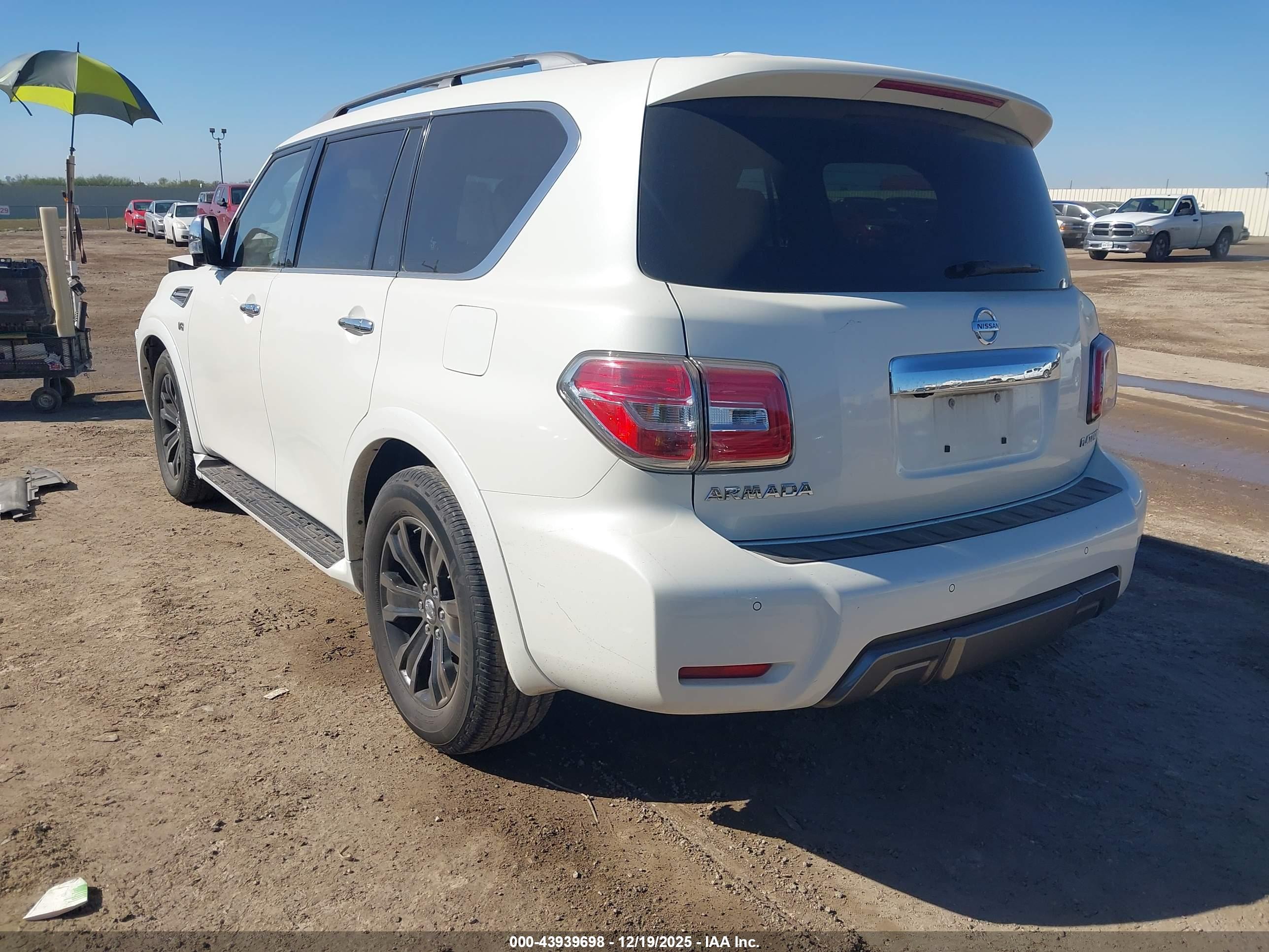 NISSAN ARMADA image 3