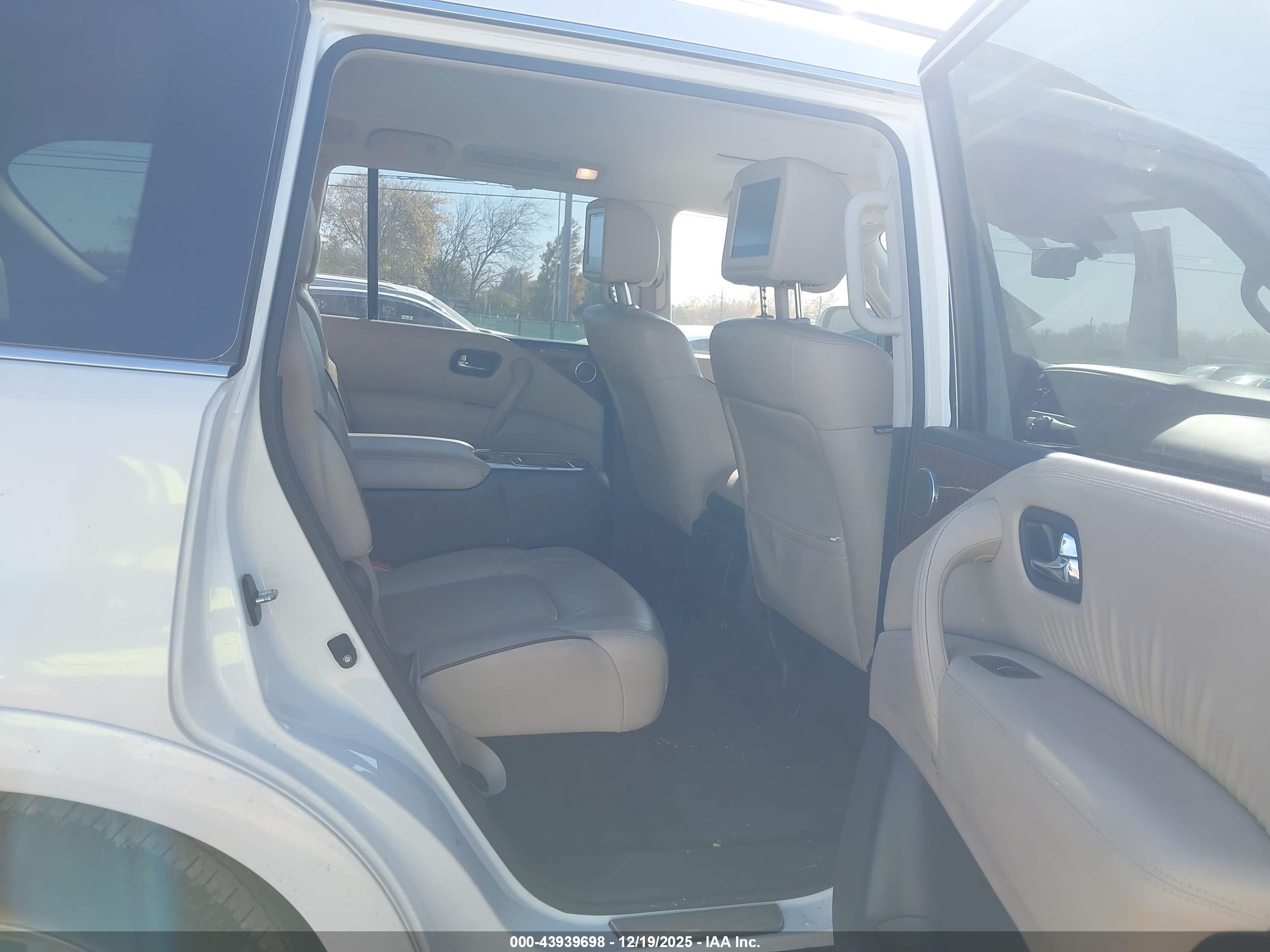 NISSAN ARMADA image 8