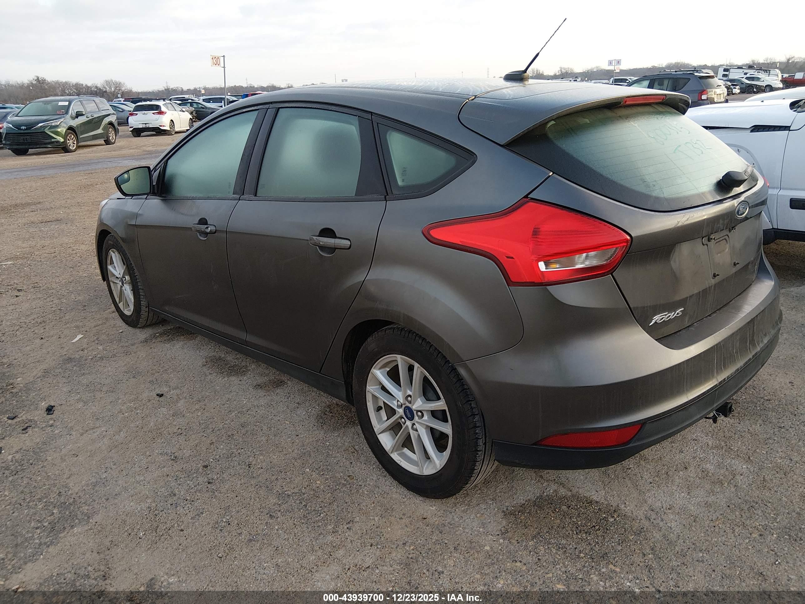 FORD FOCUS image 3