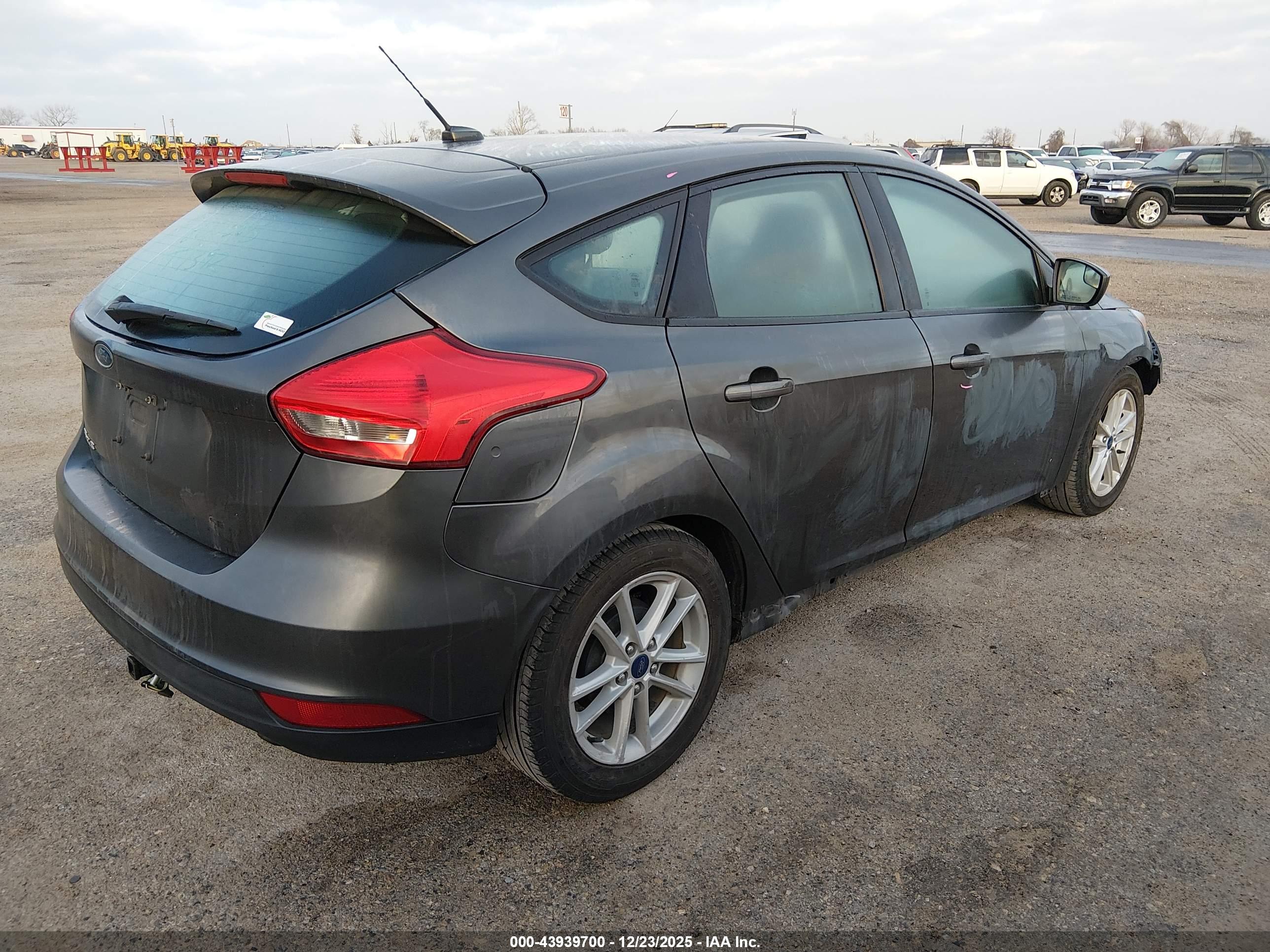 FORD FOCUS image 4
