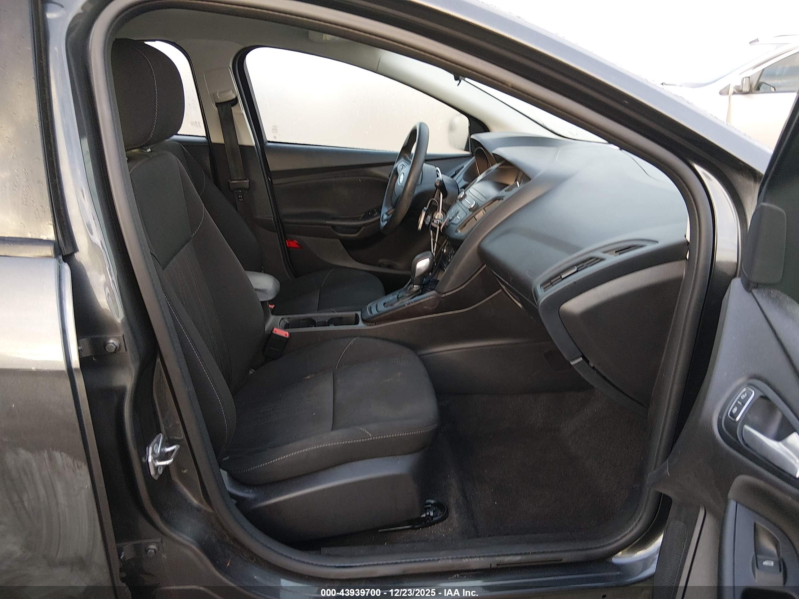 FORD FOCUS image 5