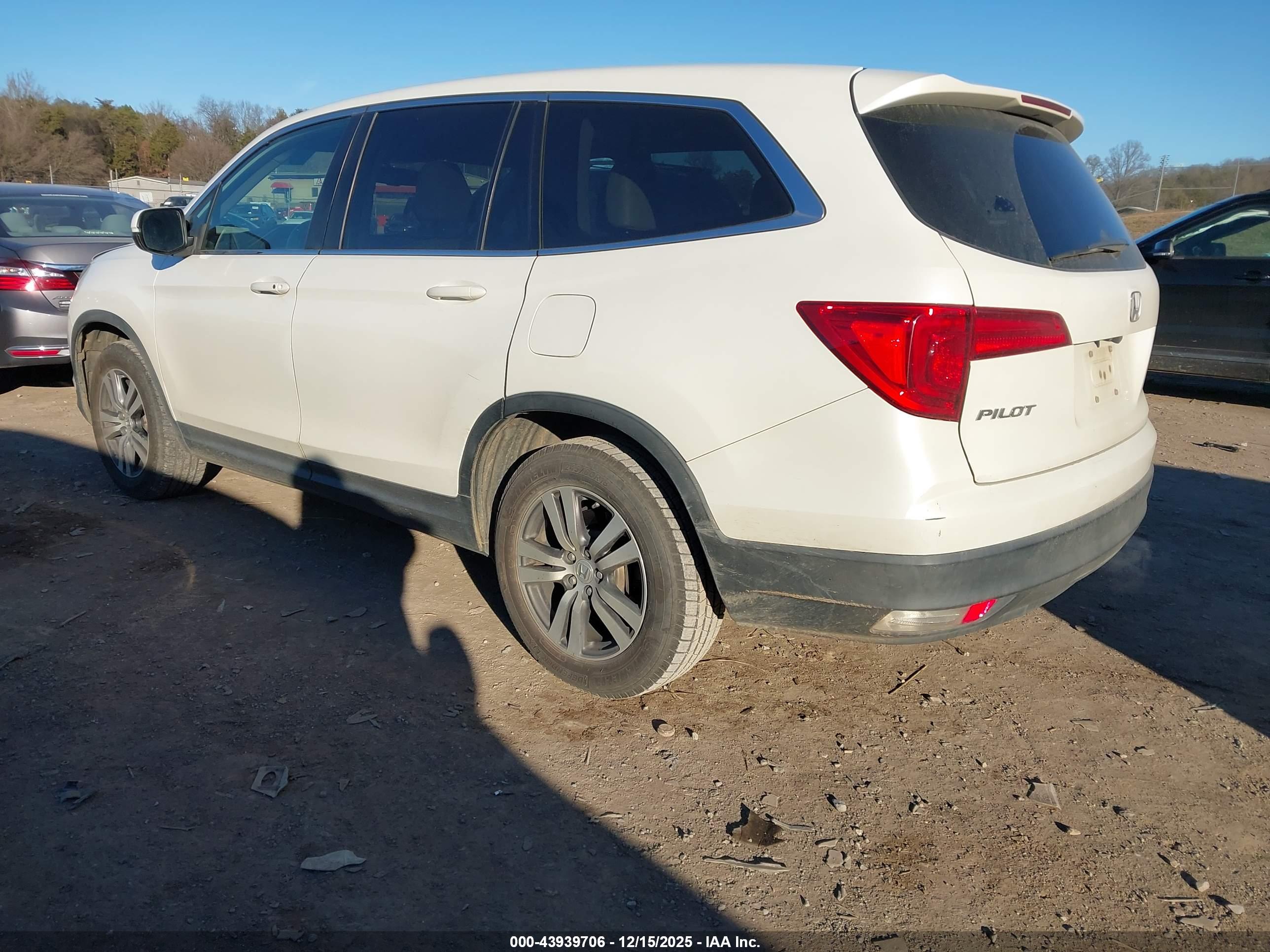HONDA PILOT image 3