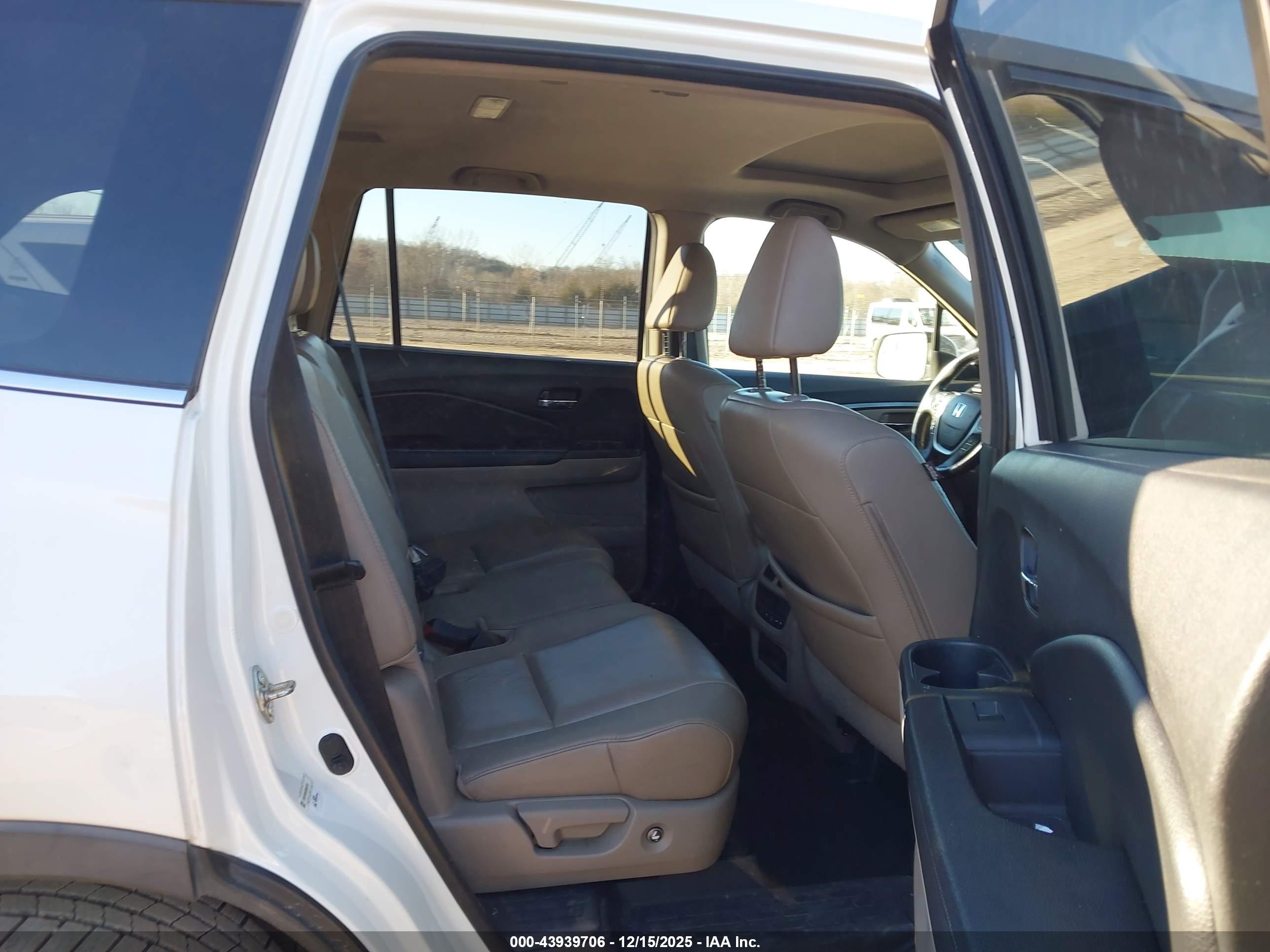 HONDA PILOT image 8