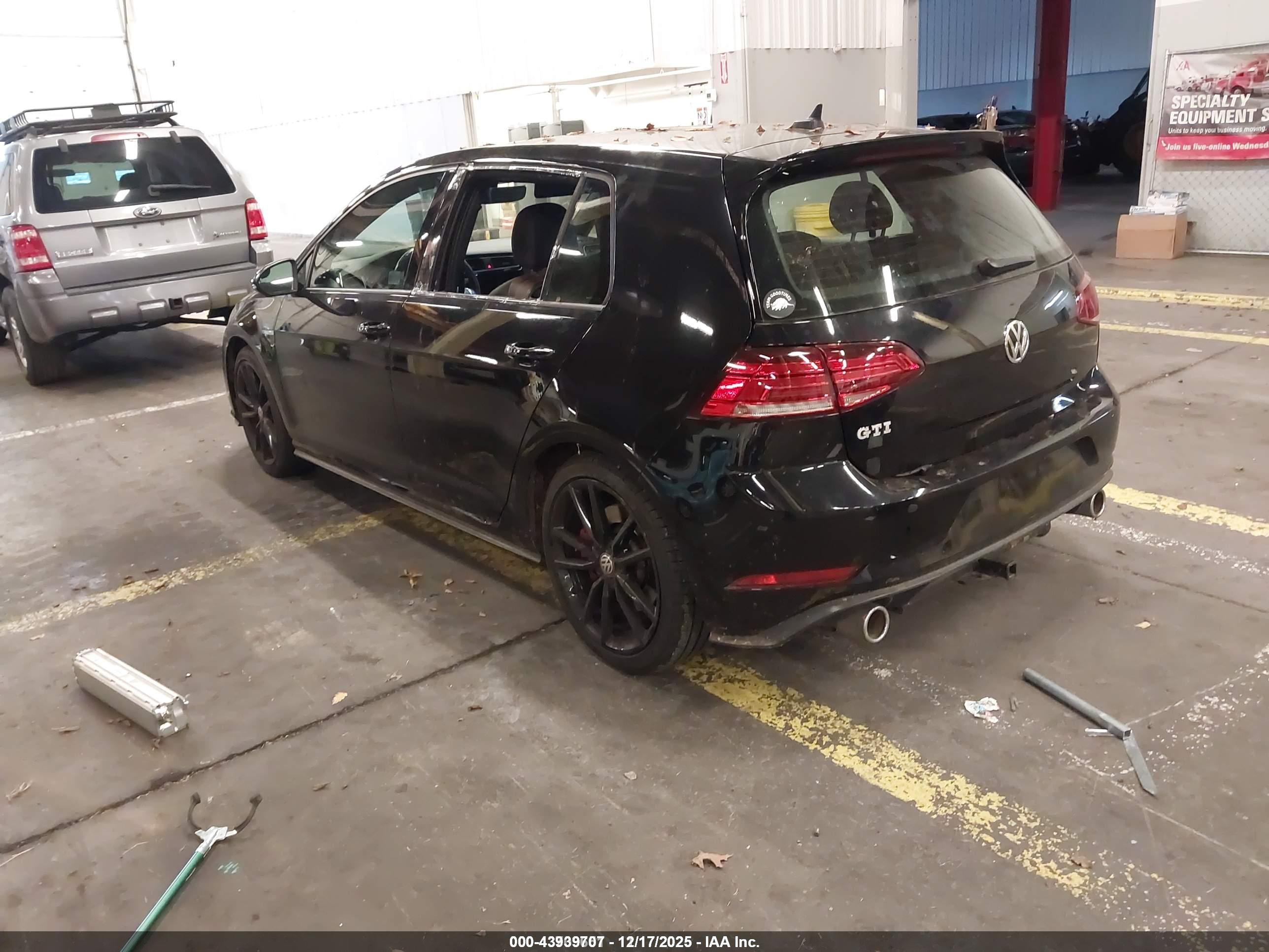 VOLKSWAGEN GOLF image 3