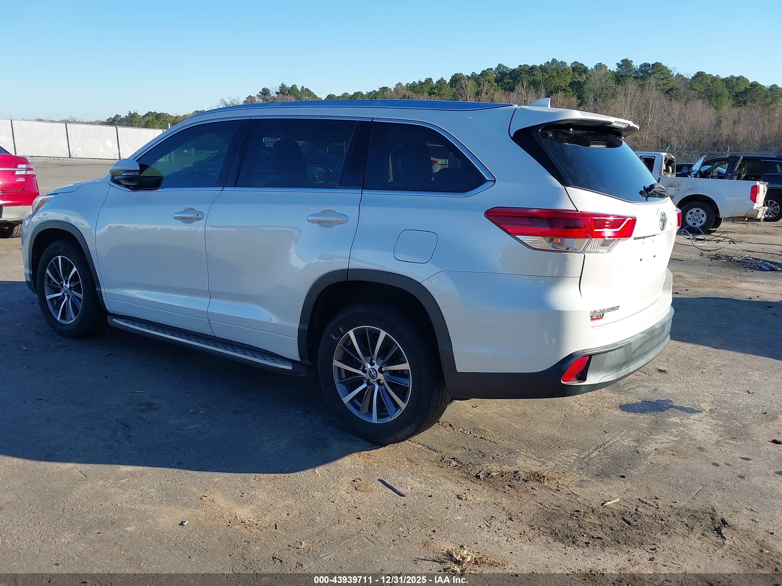 TOYOTA HIGHLANDER image 3