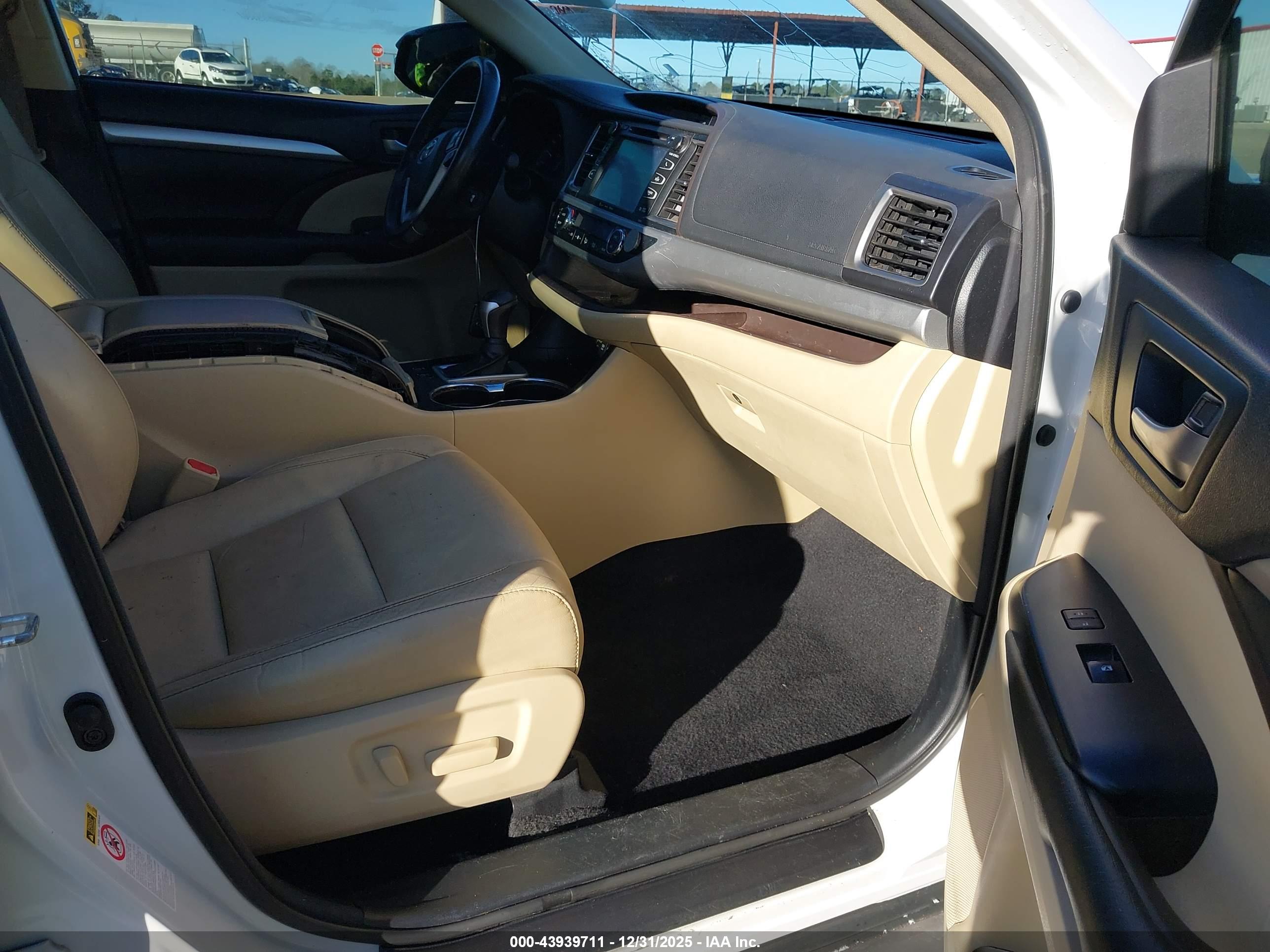 TOYOTA HIGHLANDER image 5
