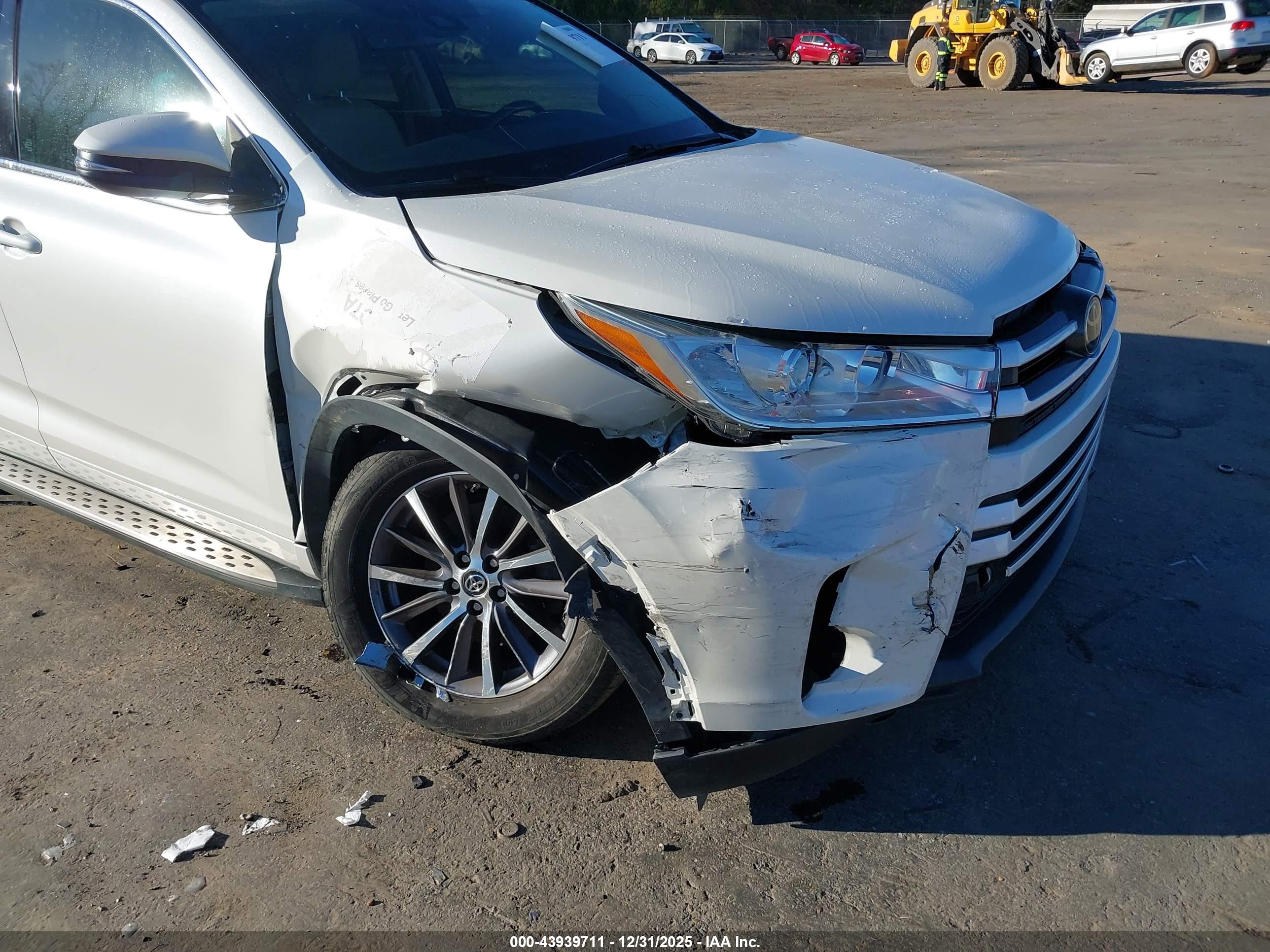 TOYOTA HIGHLANDER image 6