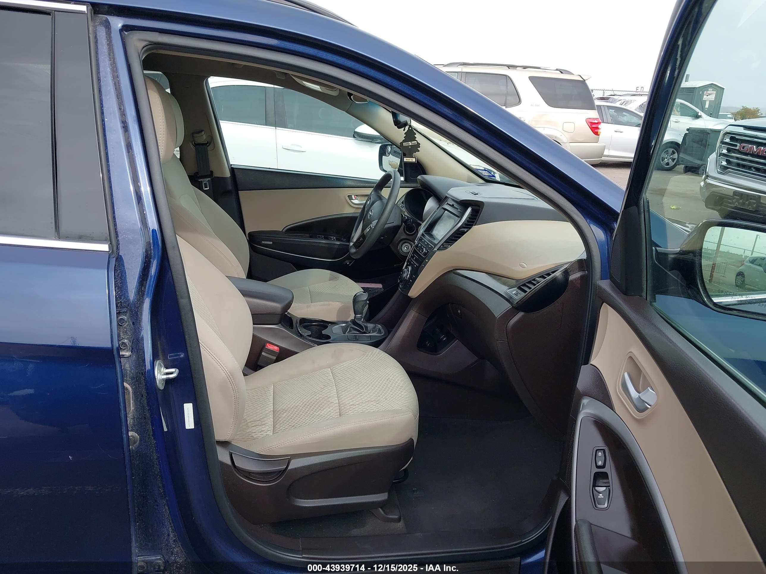 HYUNDAI SANTA image 5