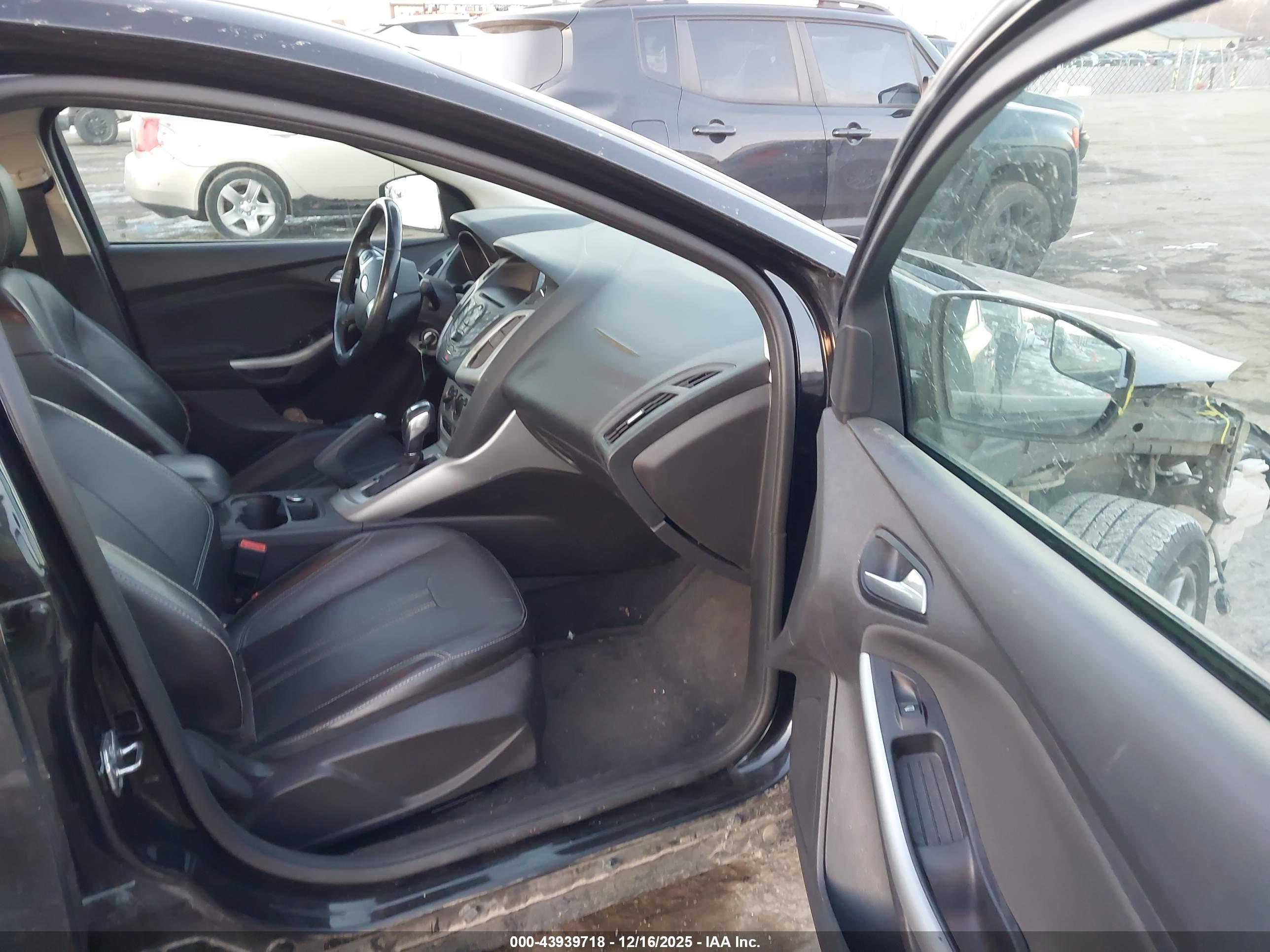 FORD FOCUS image 5