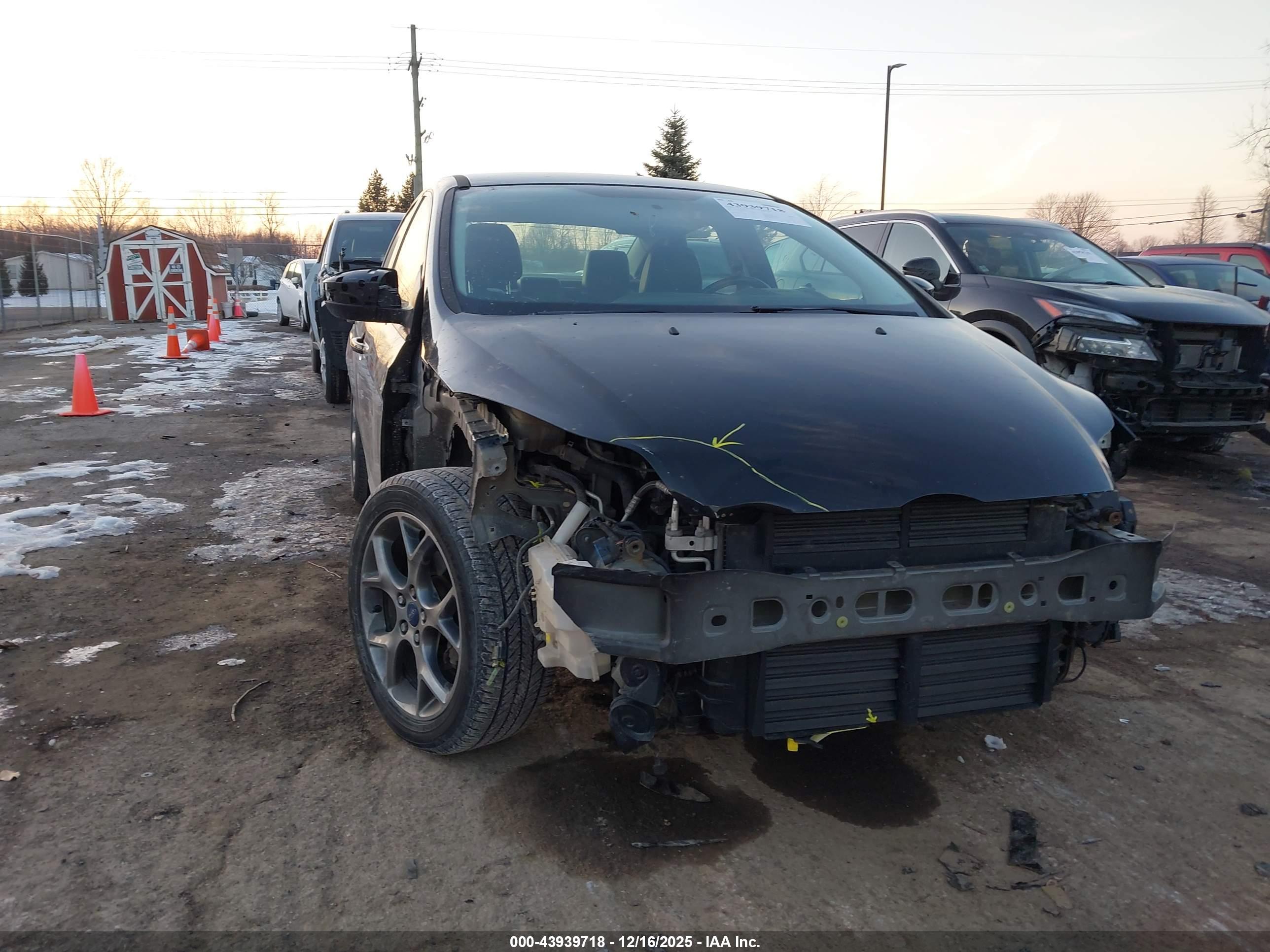 FORD FOCUS image 6