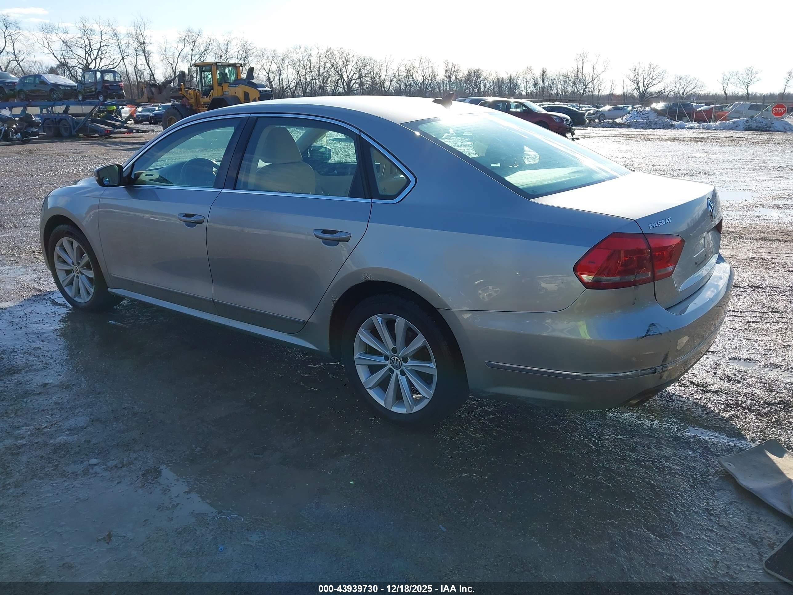 VOLKSWAGEN PASSAT image 3