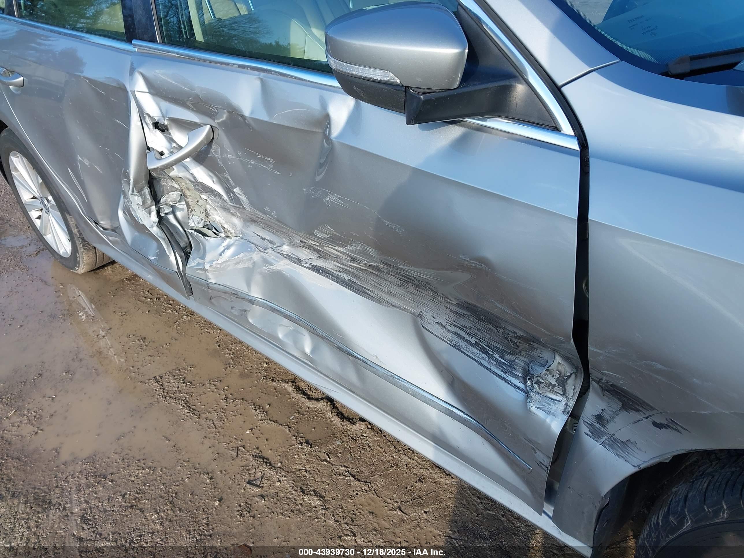 VOLKSWAGEN PASSAT image 6
