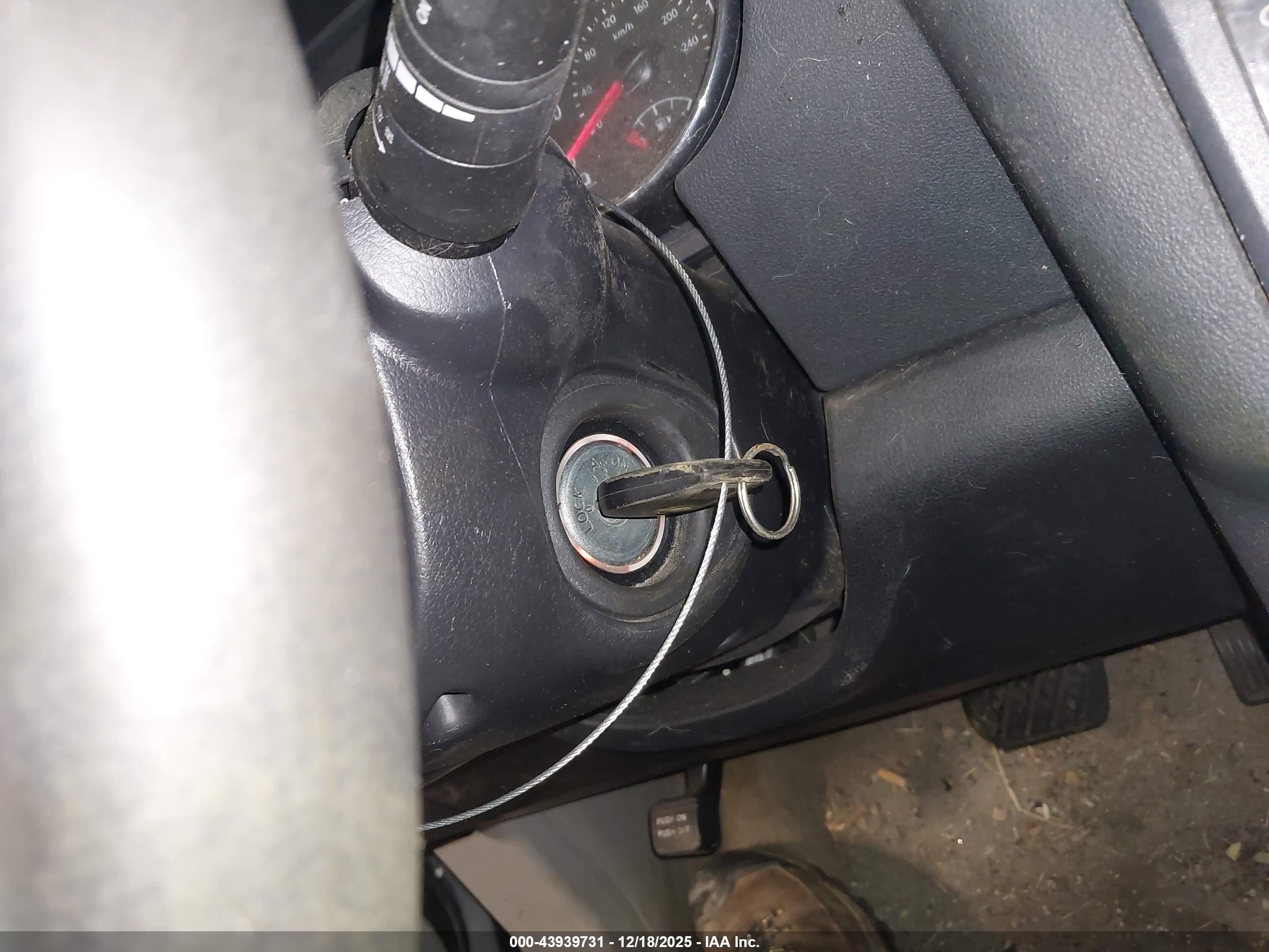 NISSAN ROGUE image 11