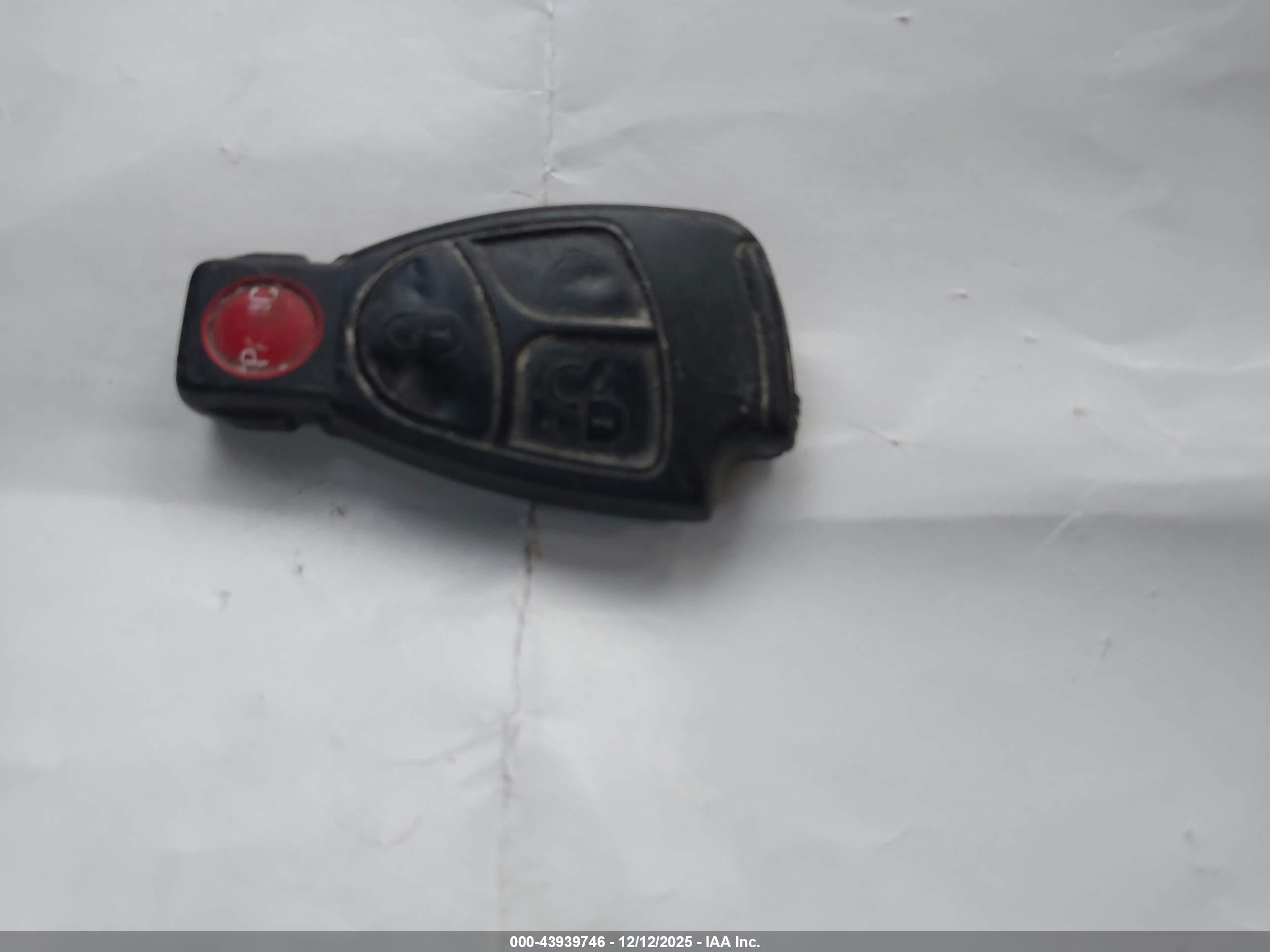 MERCEDES-BENZ C image 11