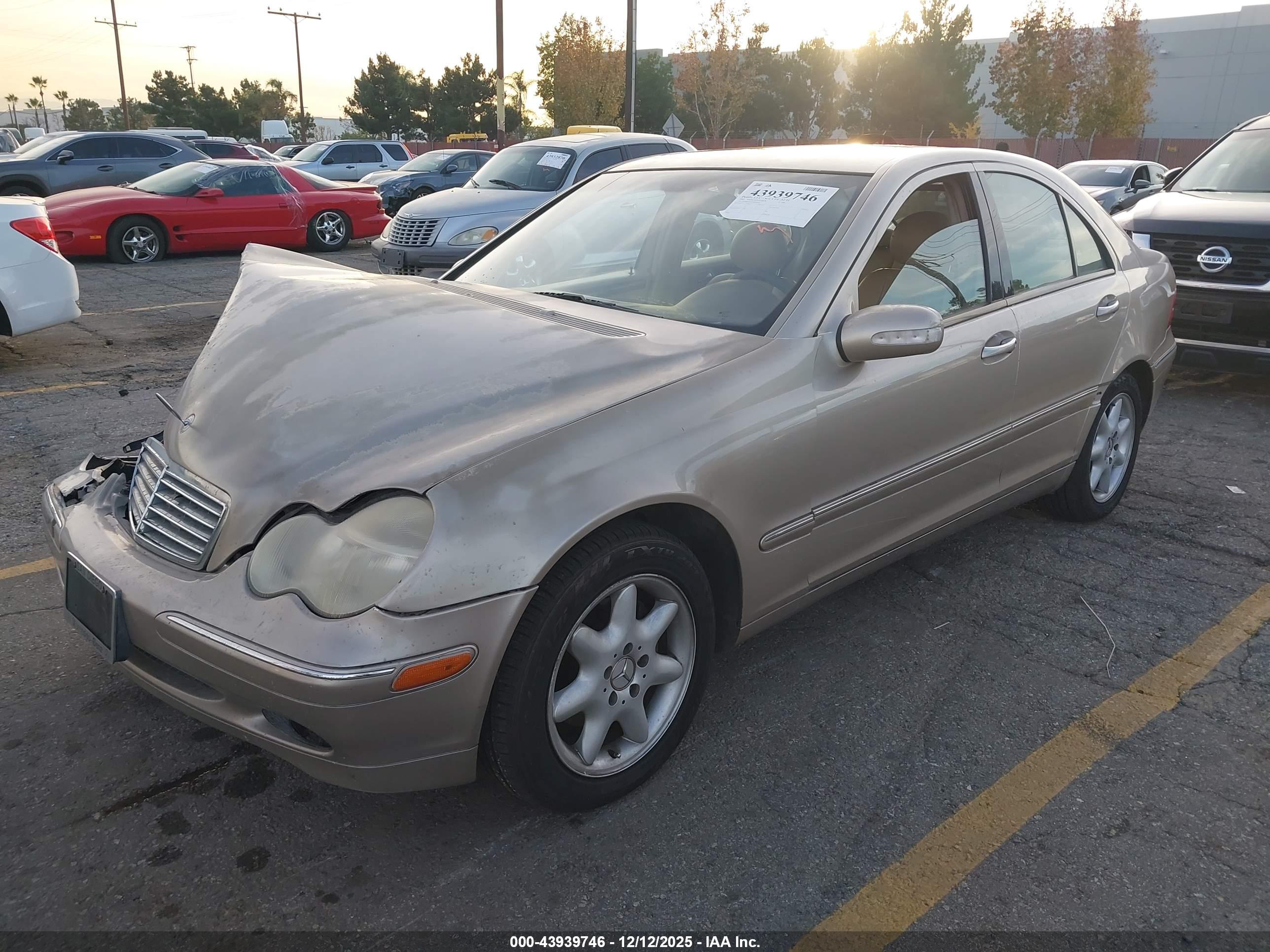 MERCEDES-BENZ C image 2