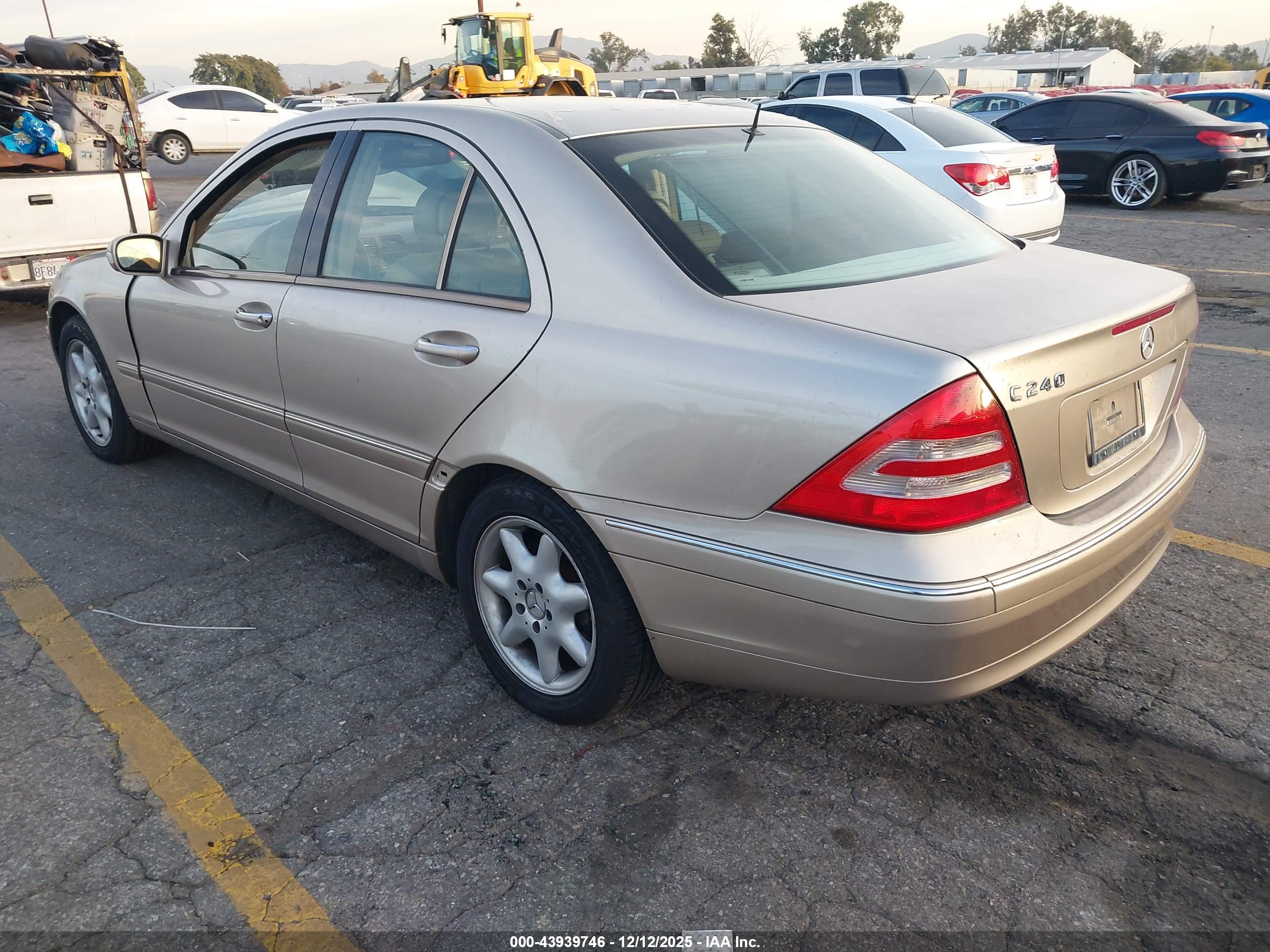 MERCEDES-BENZ C image 3