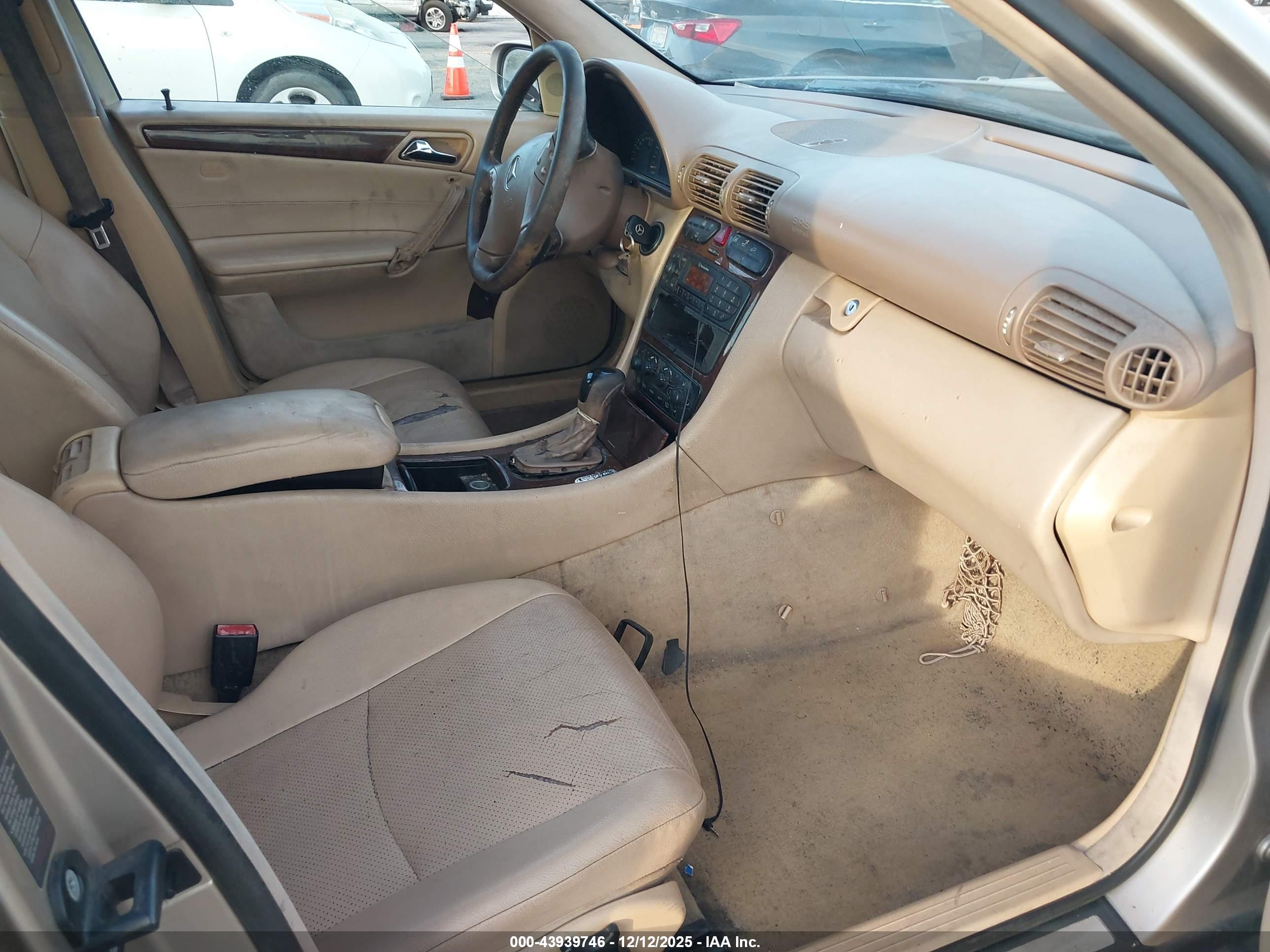 MERCEDES-BENZ C image 5