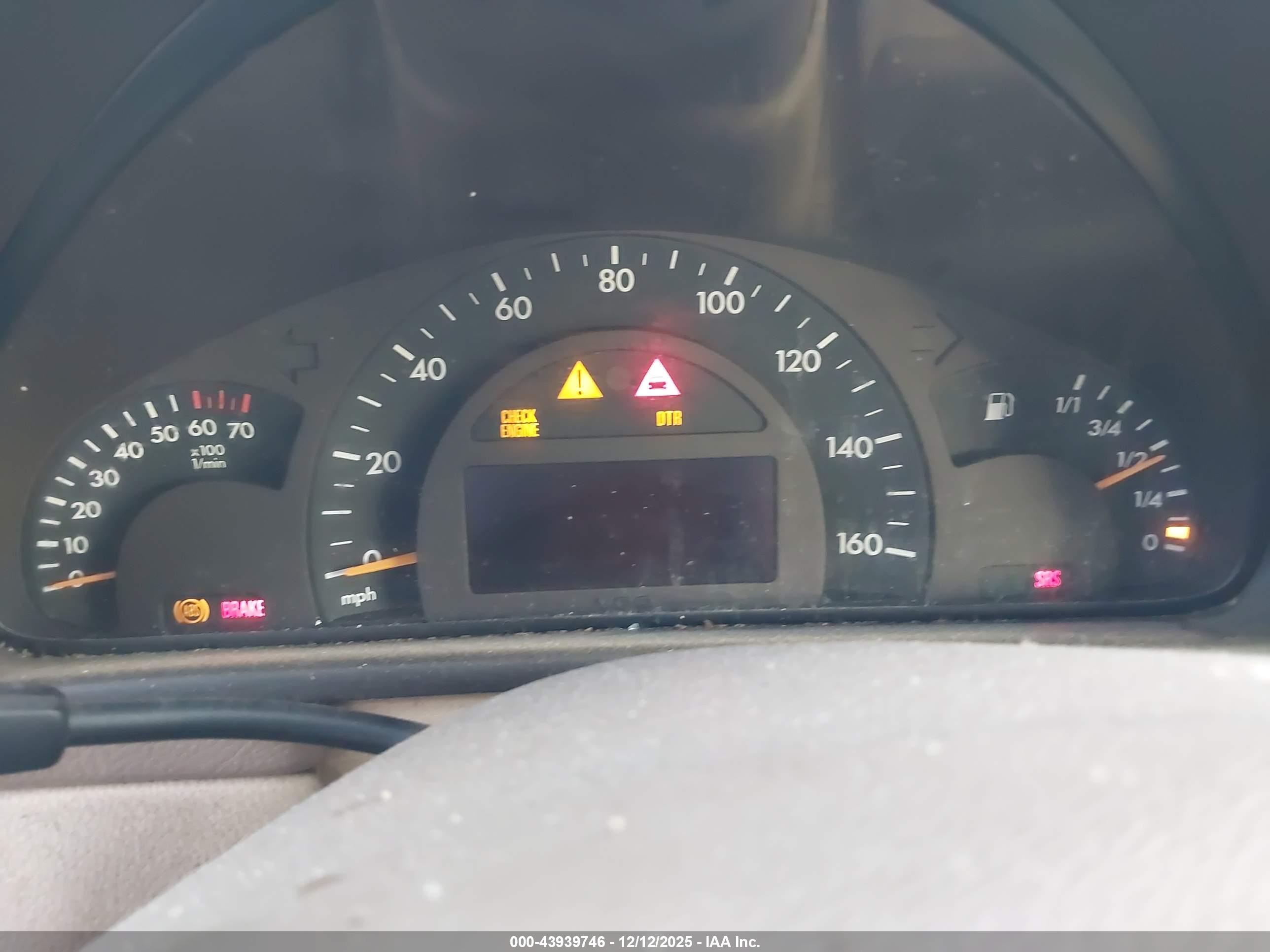 MERCEDES-BENZ C image 7