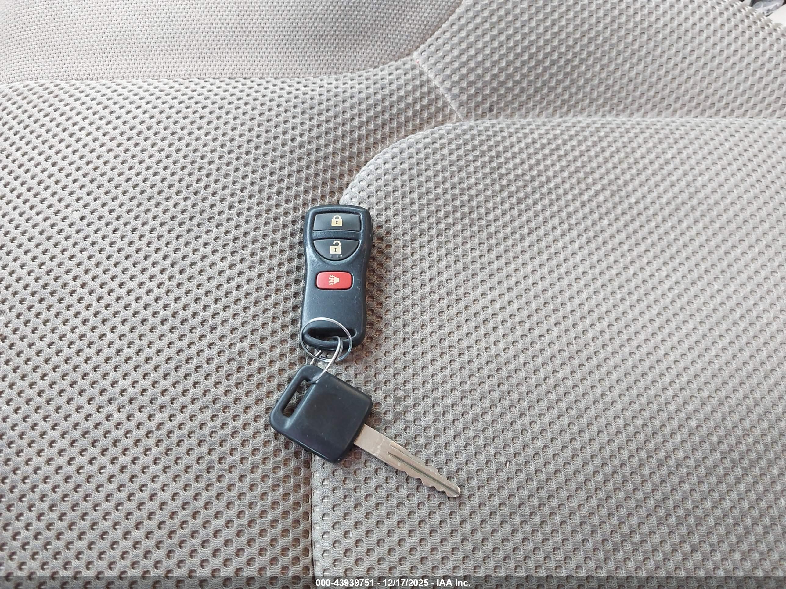 NISSAN FRONTIER image 11