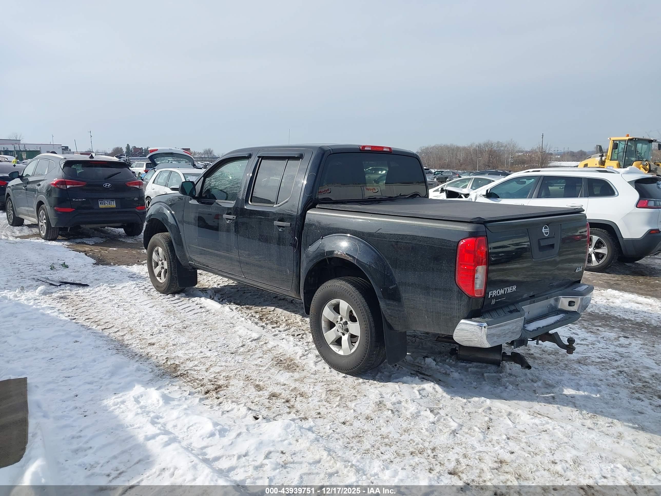 NISSAN FRONTIER image 3