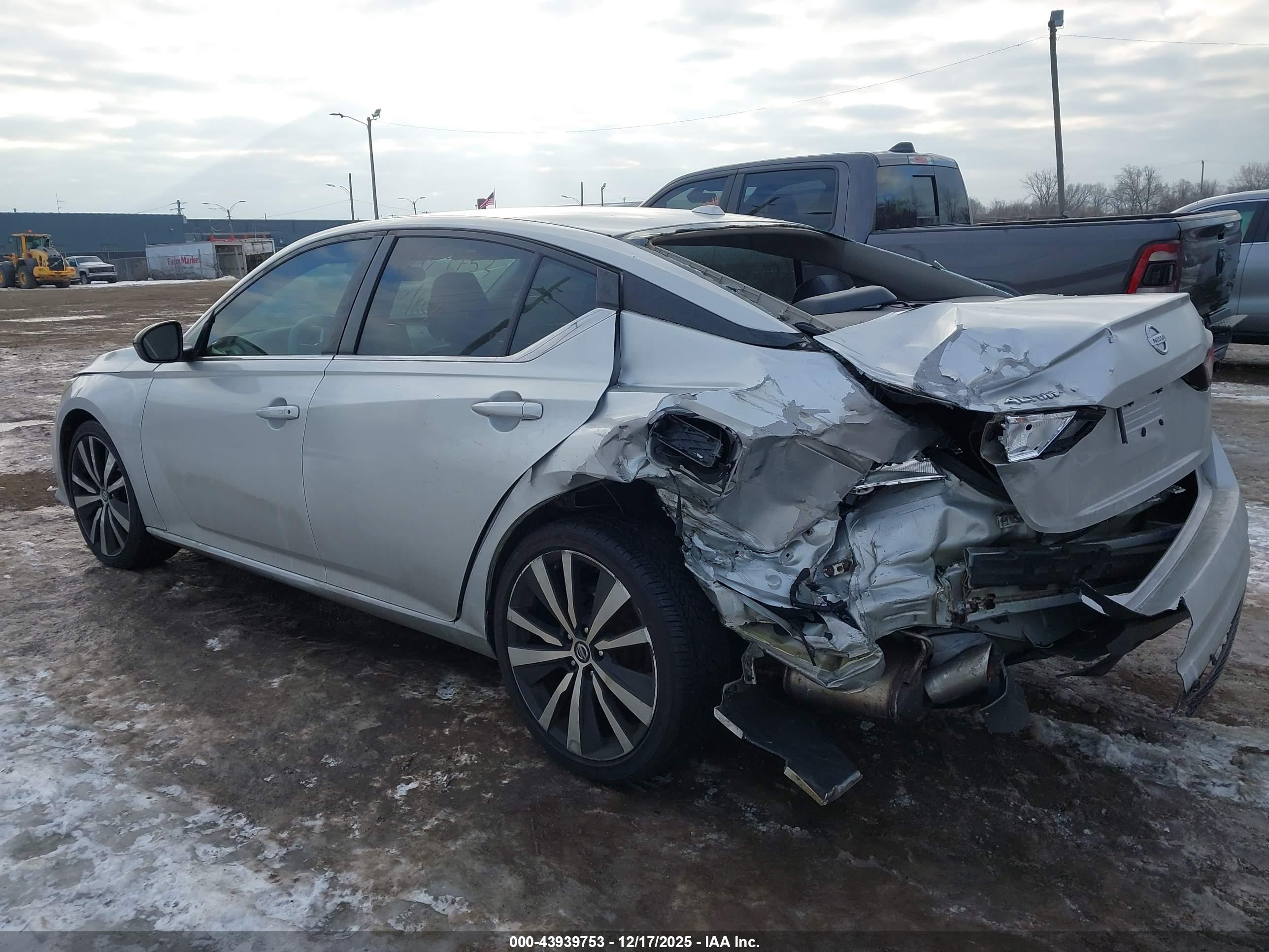 NISSAN ALTIMA image 3