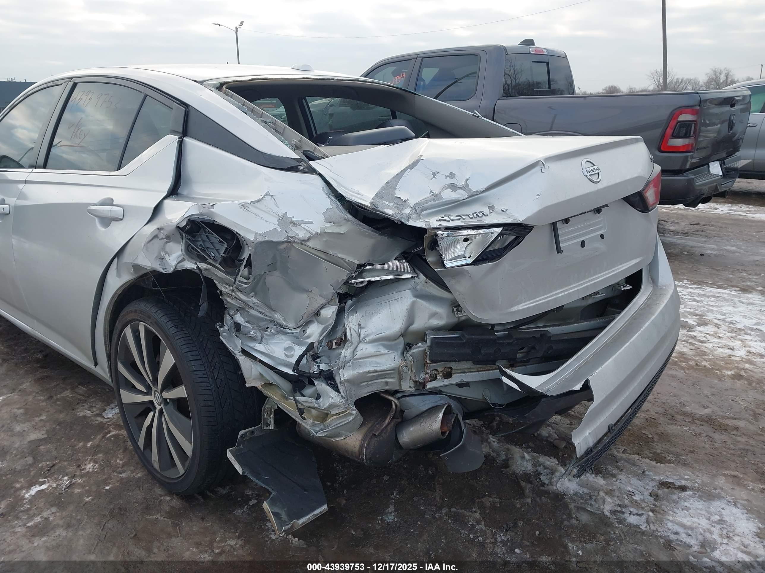 NISSAN ALTIMA image 6