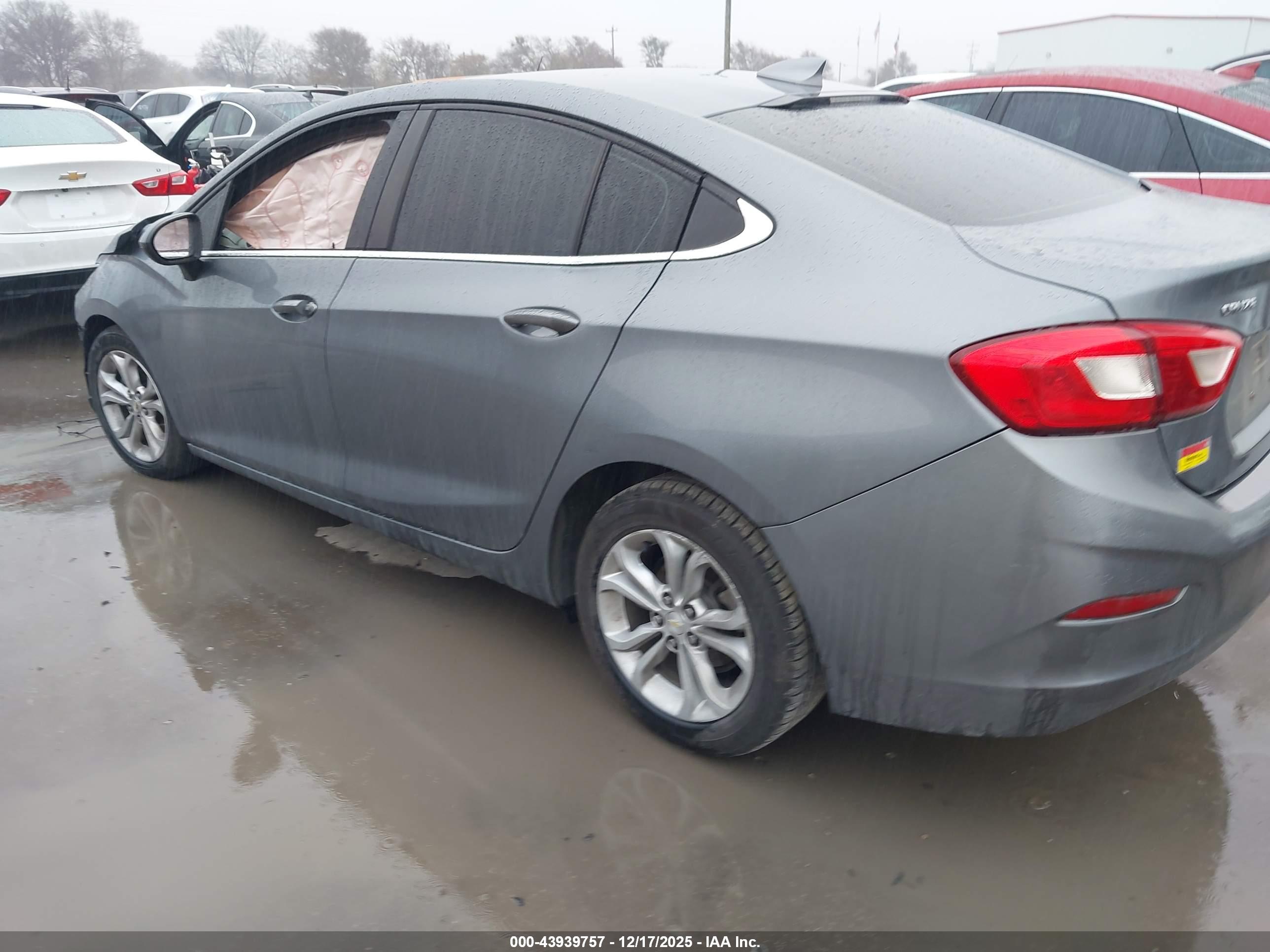CHEVROLET CRUZE image 3