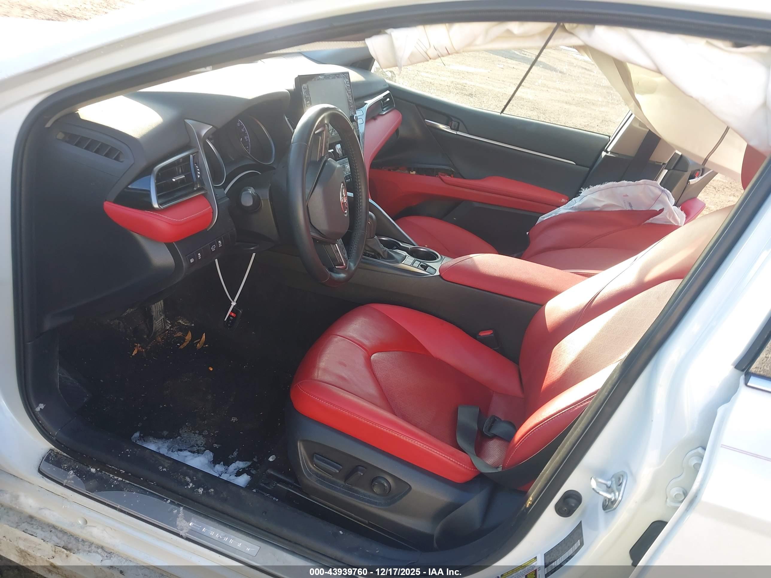 TOYOTA CAMRY image 5