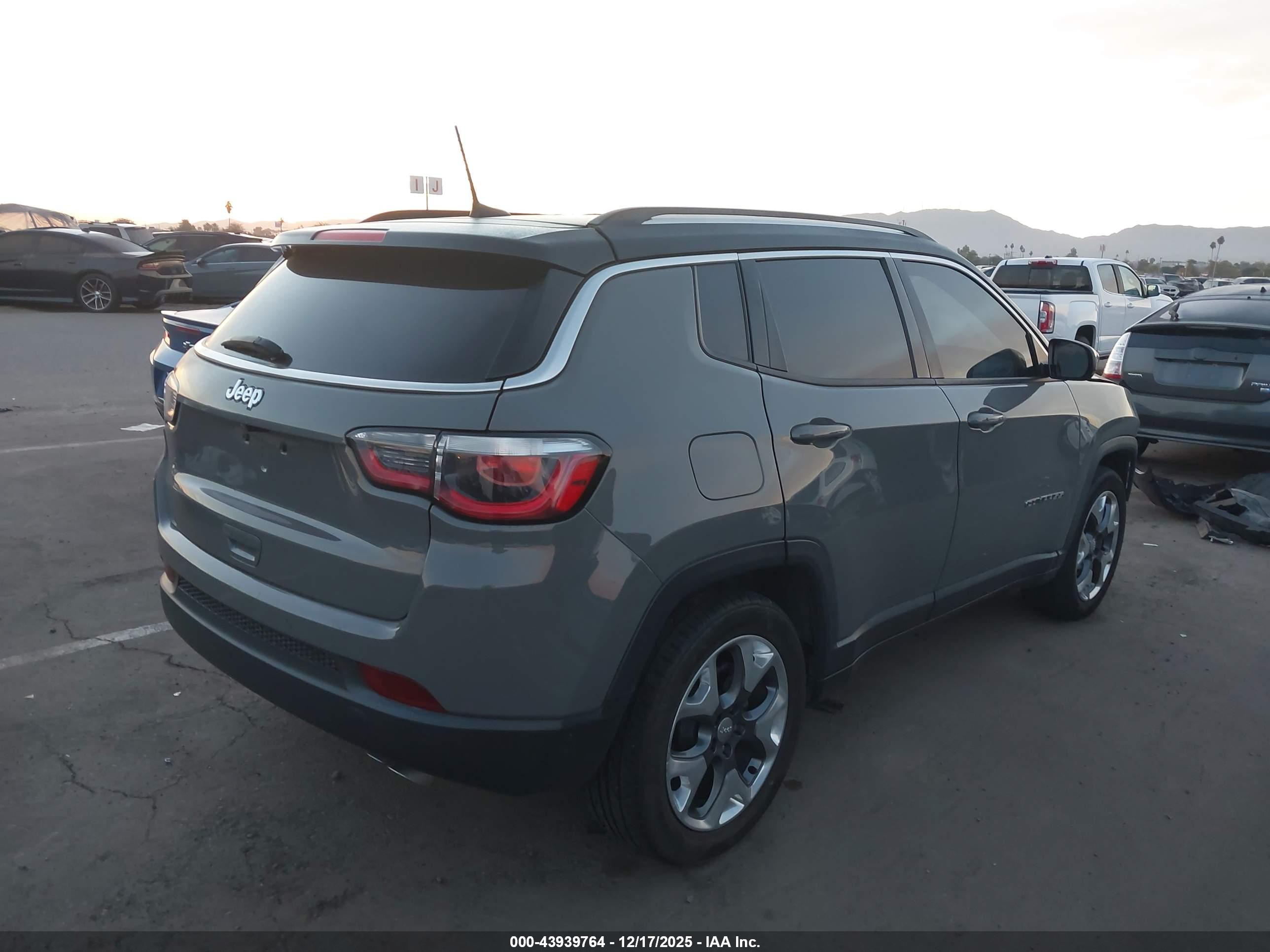JEEP COMPASS image 4