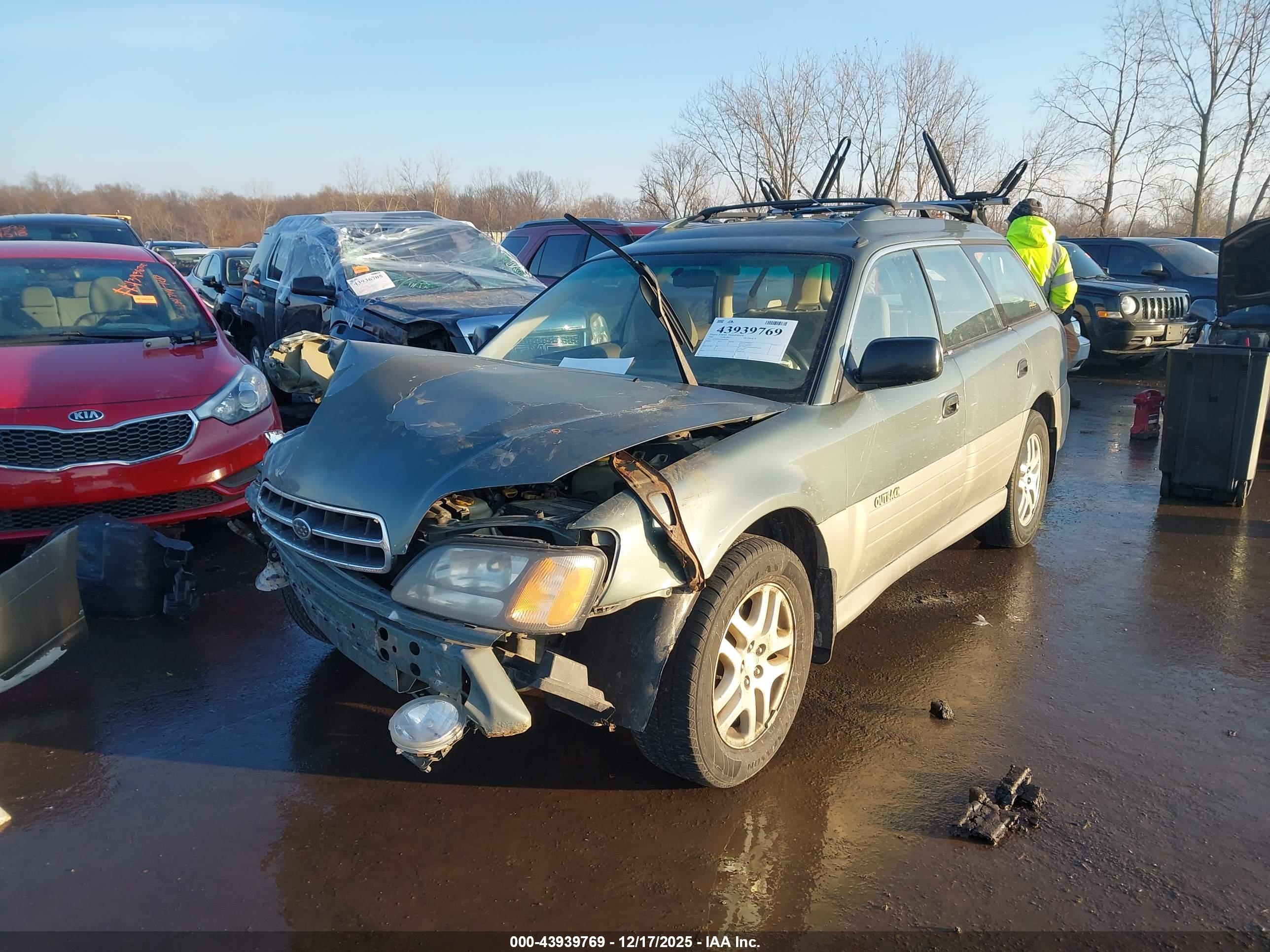 SUBARU OUTBACK image 2