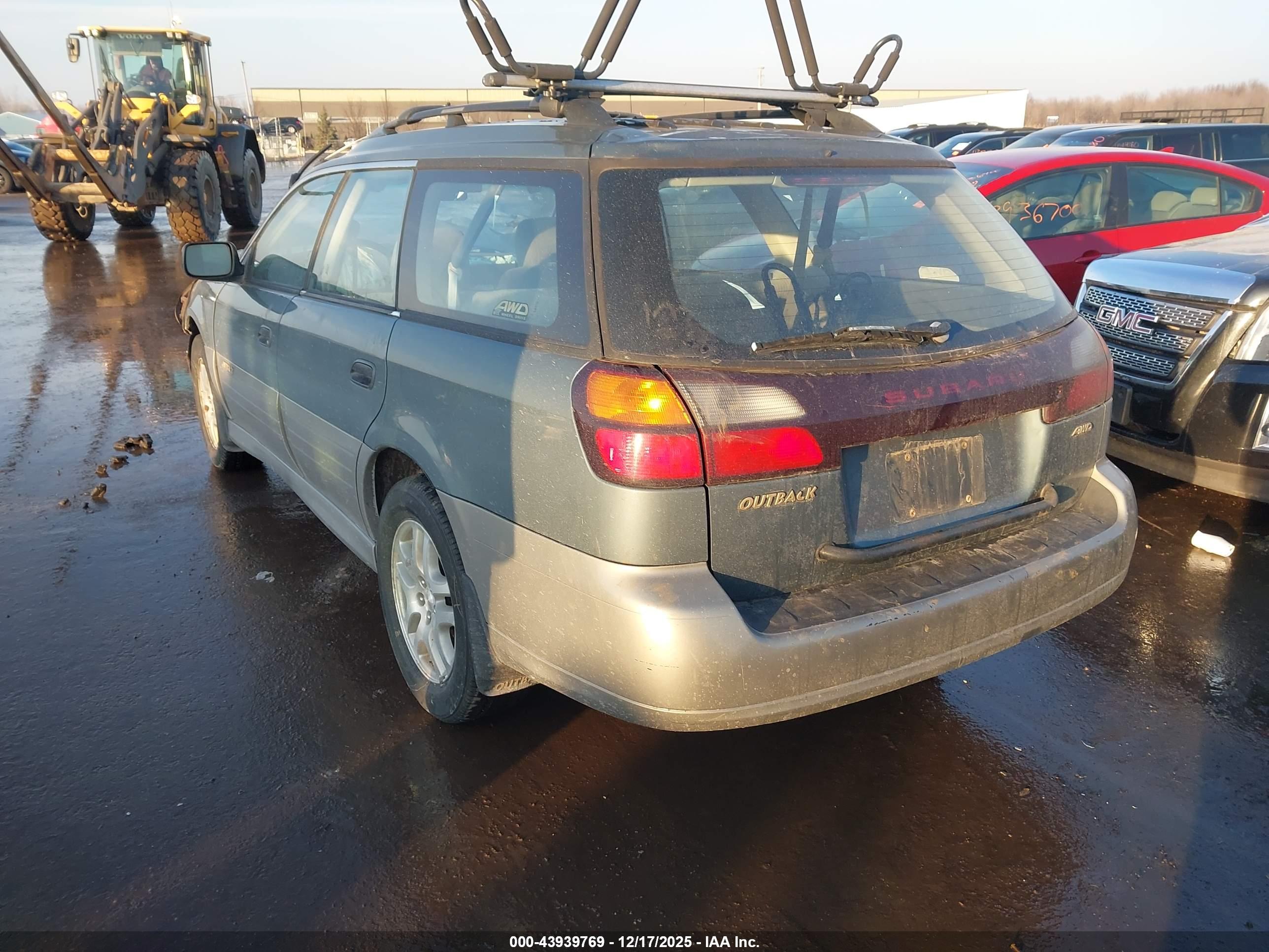 SUBARU OUTBACK image 3
