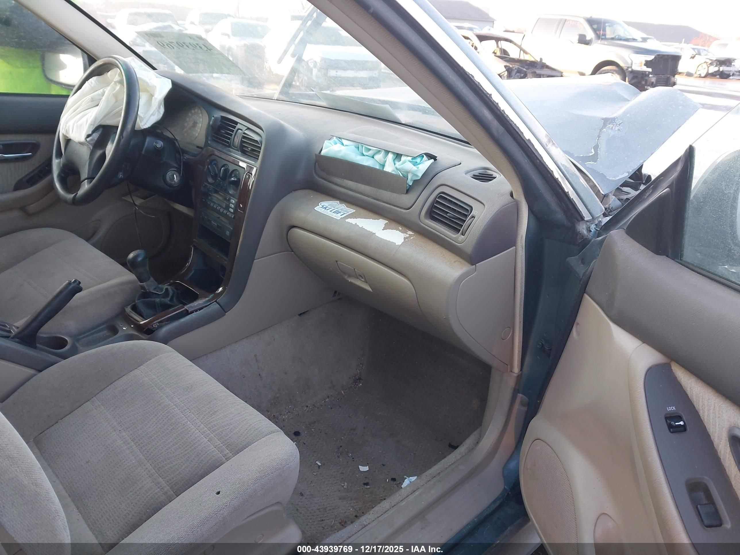 SUBARU OUTBACK image 5