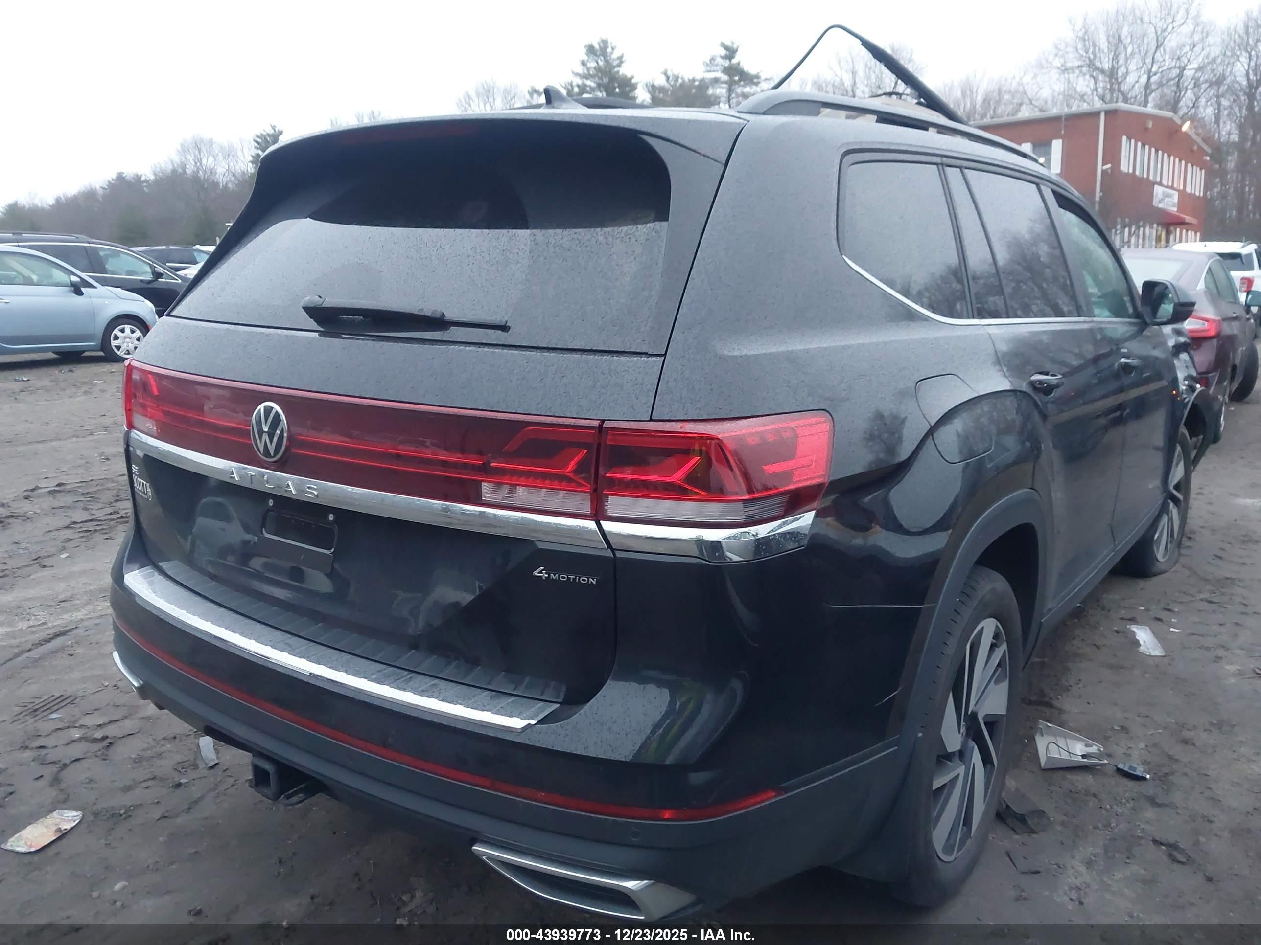 VOLKSWAGEN ATLAS image 4