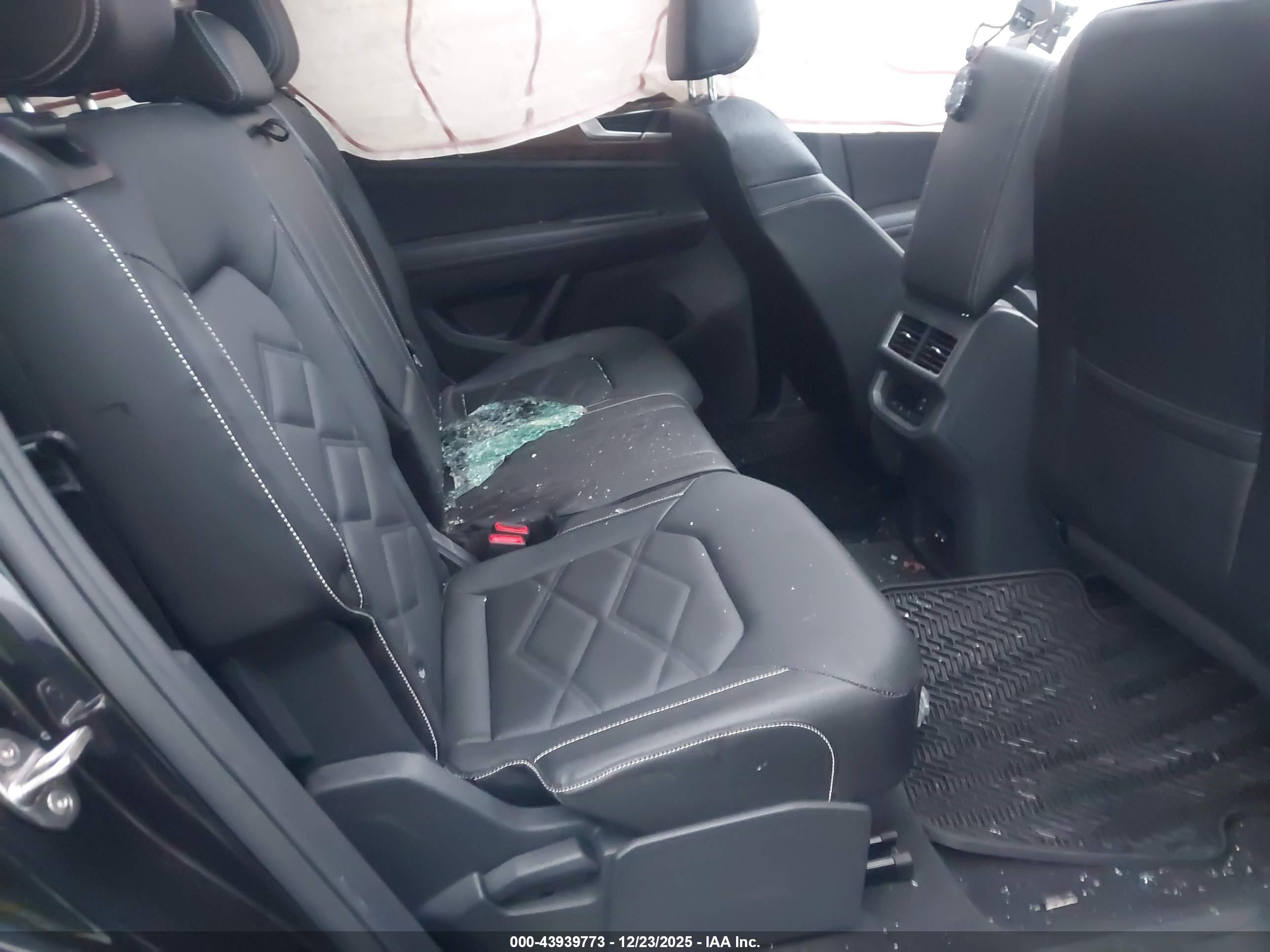 VOLKSWAGEN ATLAS image 8