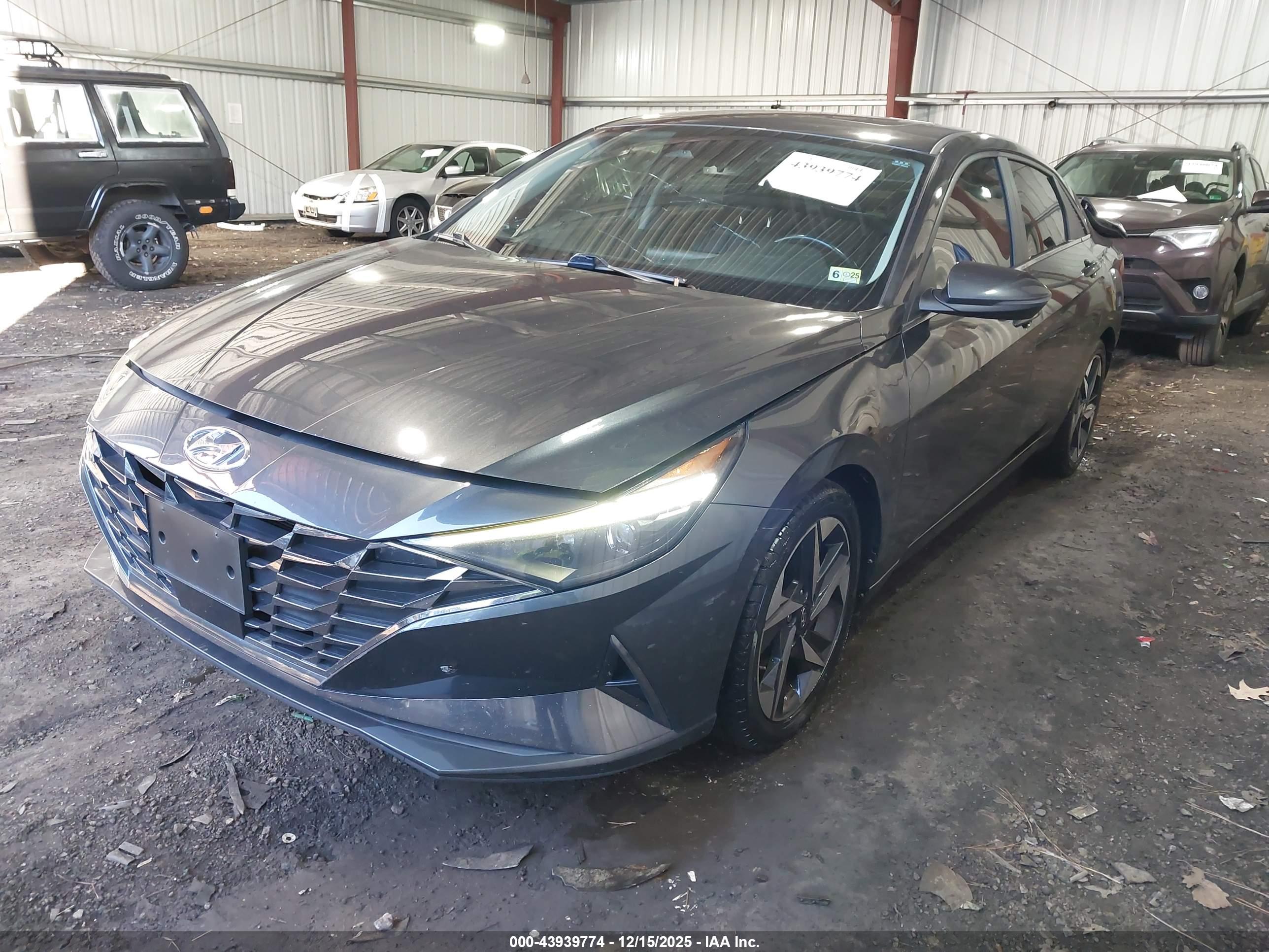 HYUNDAI ELANTRA image 2