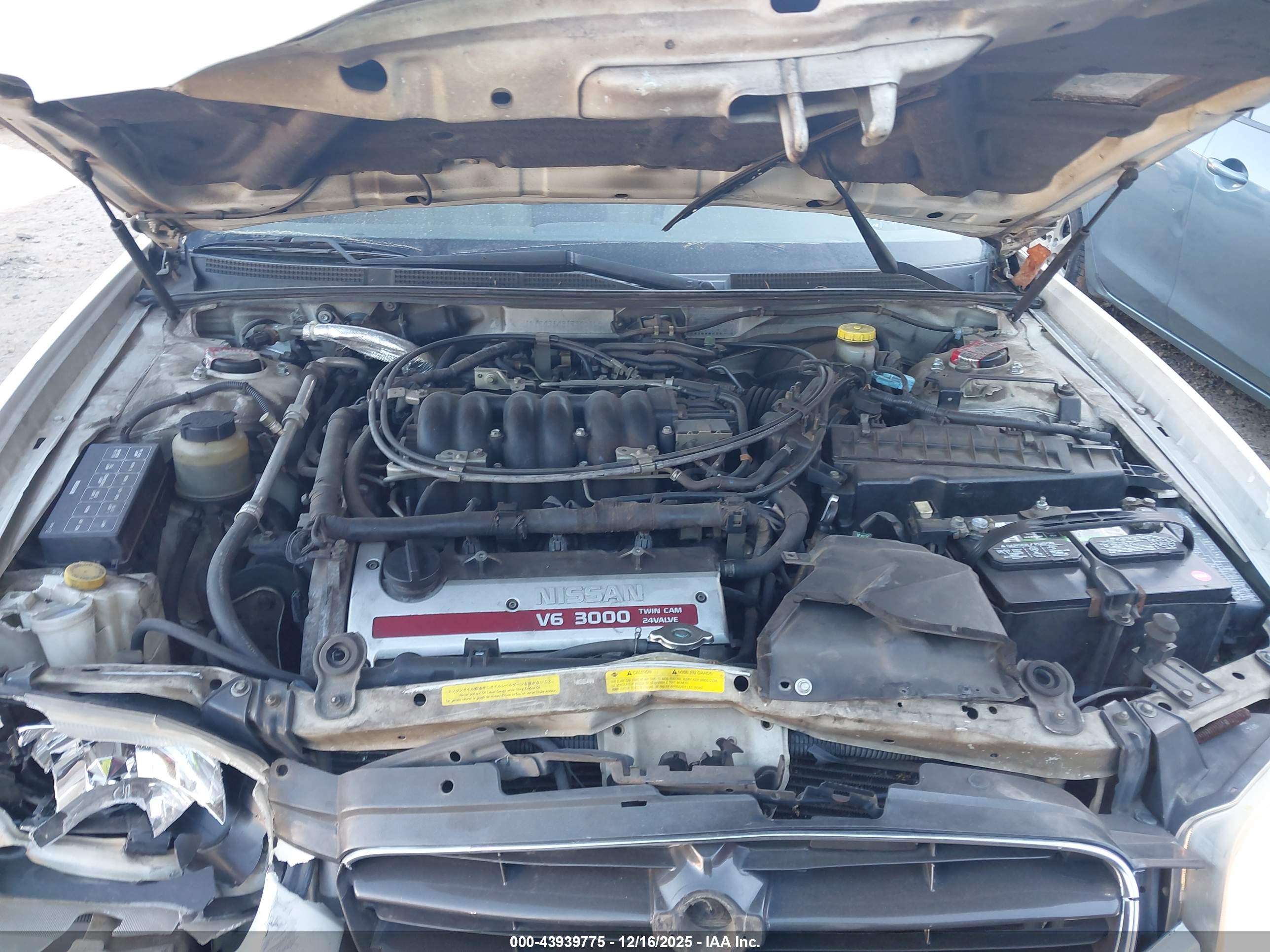 NISSAN MAXIMA image 10