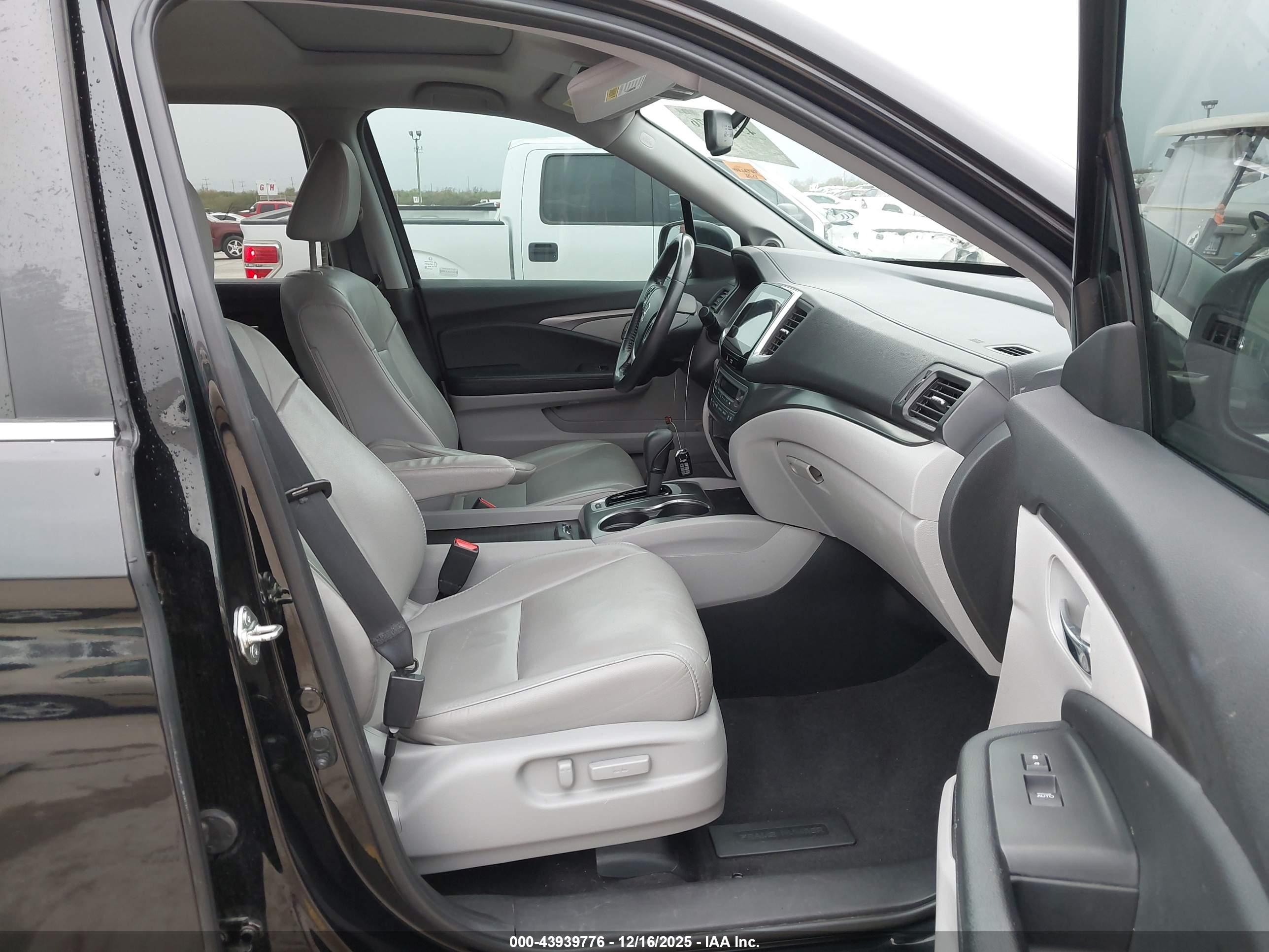 HONDA PILOT image 5
