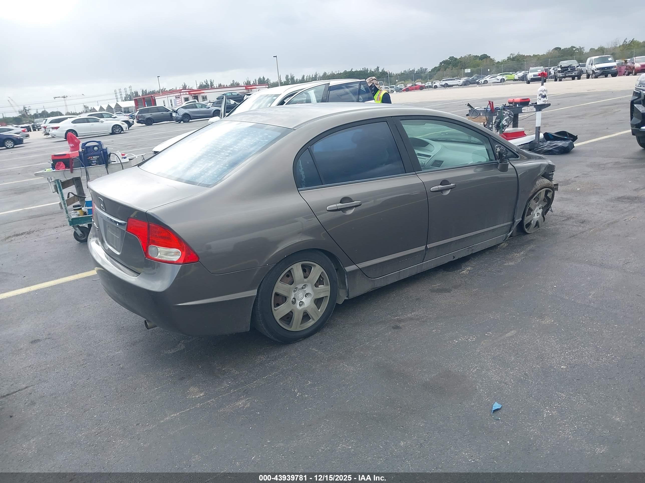 HONDA CIVIC image 4