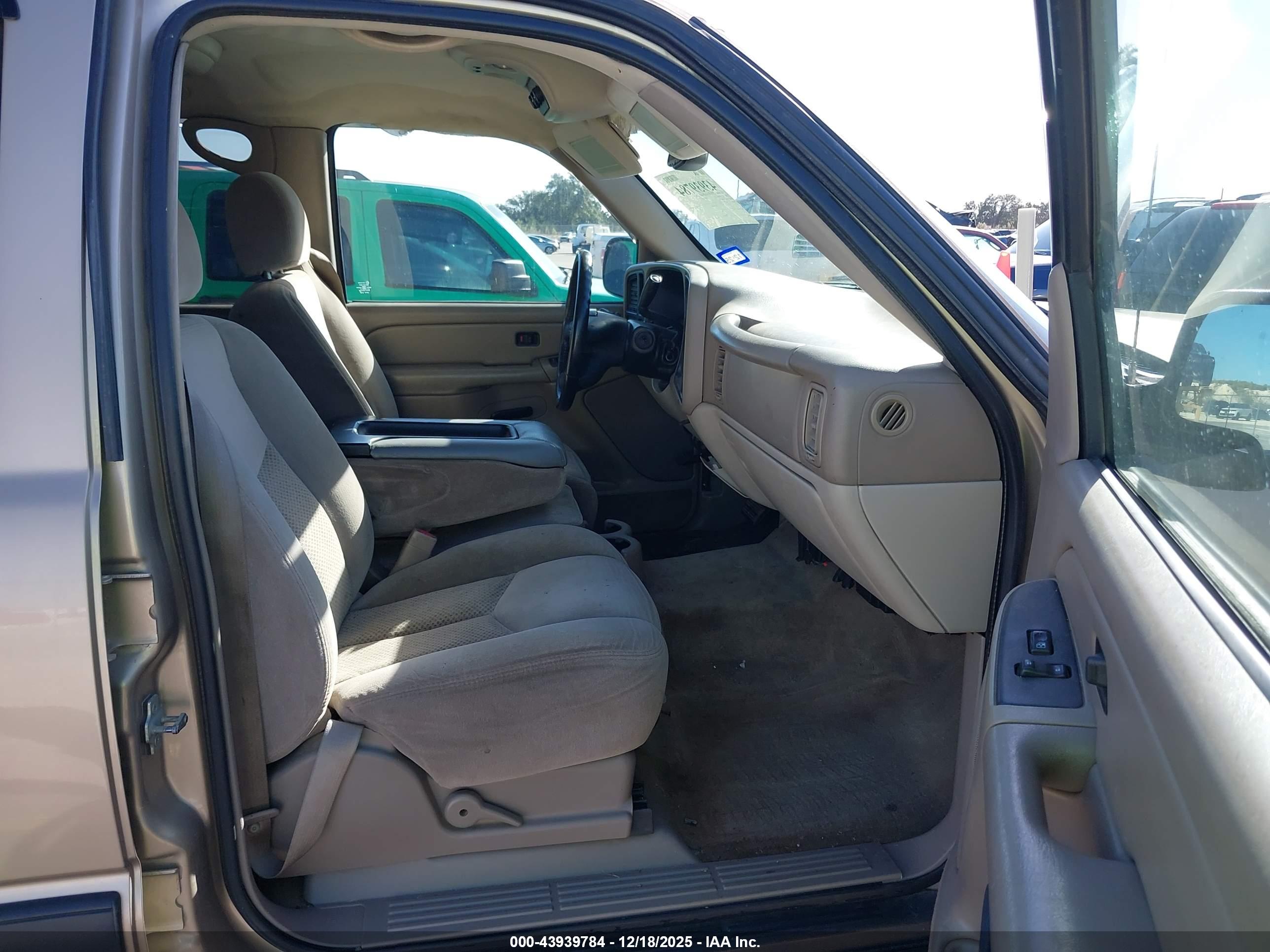 CHEVROLET TAHOE image 5