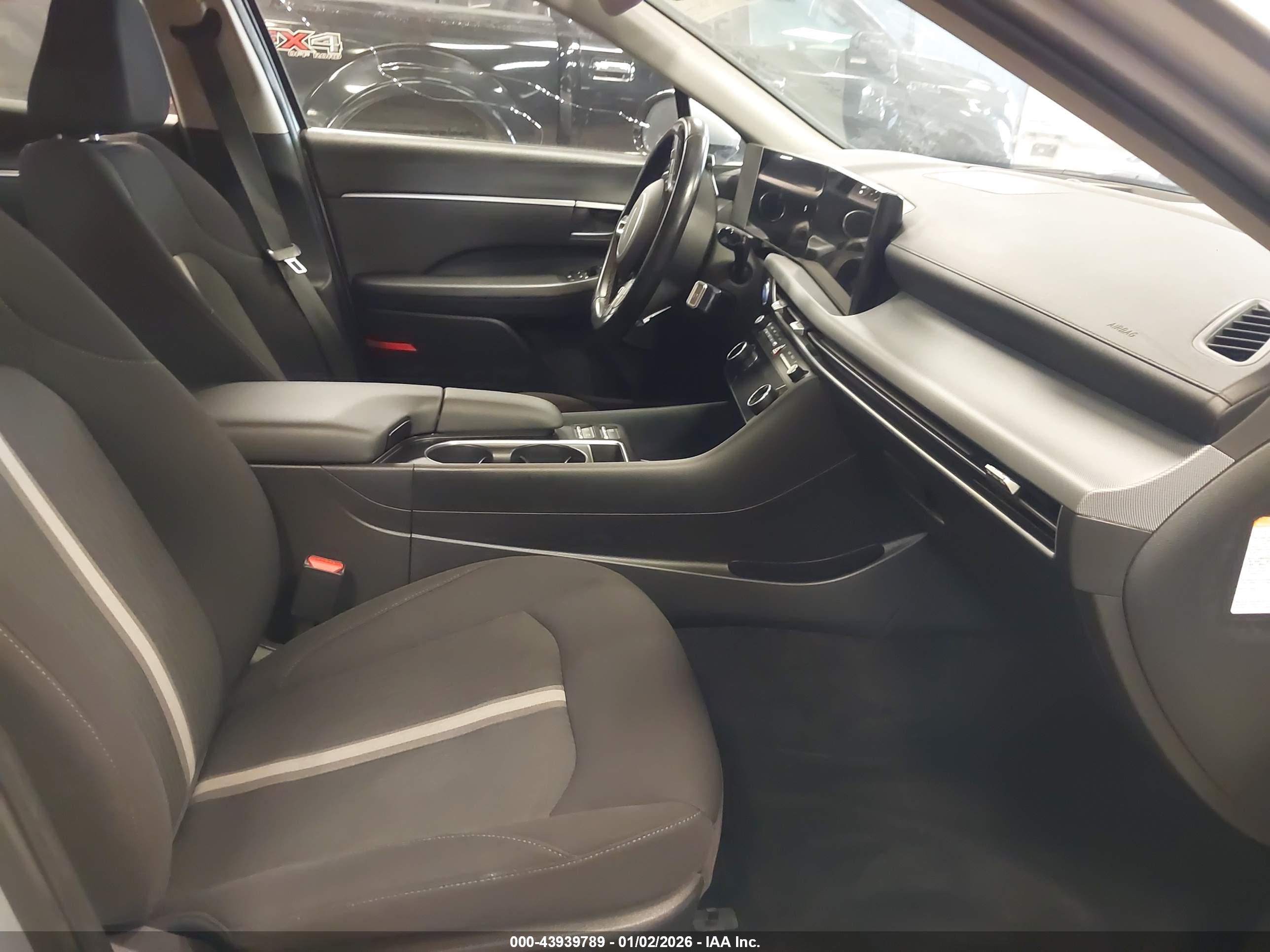 HYUNDAI SONATA image 5