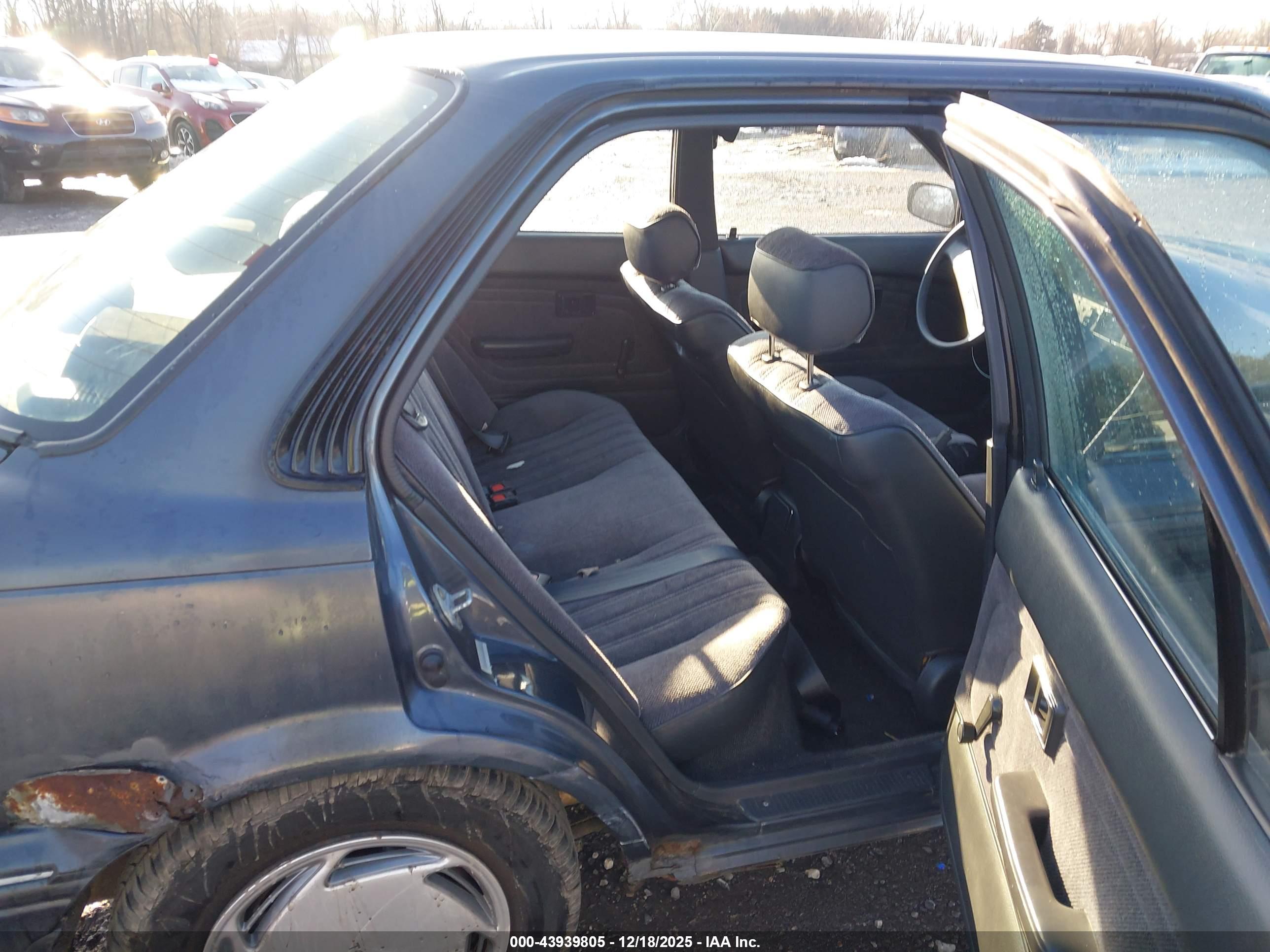 TOYOTA COROLLA image 8